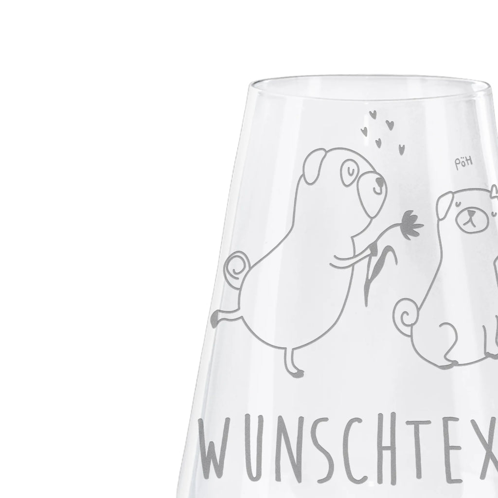 Personalisiertes Weißwein Glas Mops verliebt Personalisiertes Weißweinglas, Personalisiertes Weinglas, Personalisiertes Weißwein Glas, Personalisiertes Weinglas mit Gravur, Personalisiertes Geschenk für Weinliebhaber, Personalisierte Spülmaschinenfeste Weingläser, Personalisierte Weinaccessoires, Weißweinglas mit Namen, Weinglas mit Namen, Weißwein Glas mit Namen, Weinglas mit Gravur mit Namen, Geschenk für Weinliebhaber mit Namen, Spülmaschinenfeste Weingläser mit Namen, Hochwertige Weinaccessoires mit Namen, Hund, Hundemotiv, Haustier, Hunderasse, Tierliebhaber, Hundebesitzer, Sprüche, Mops, Möpse, Hundeliebe, verliebt, Liebe, Liebesspruch. Verlobt, Geschenk Freund, Partner