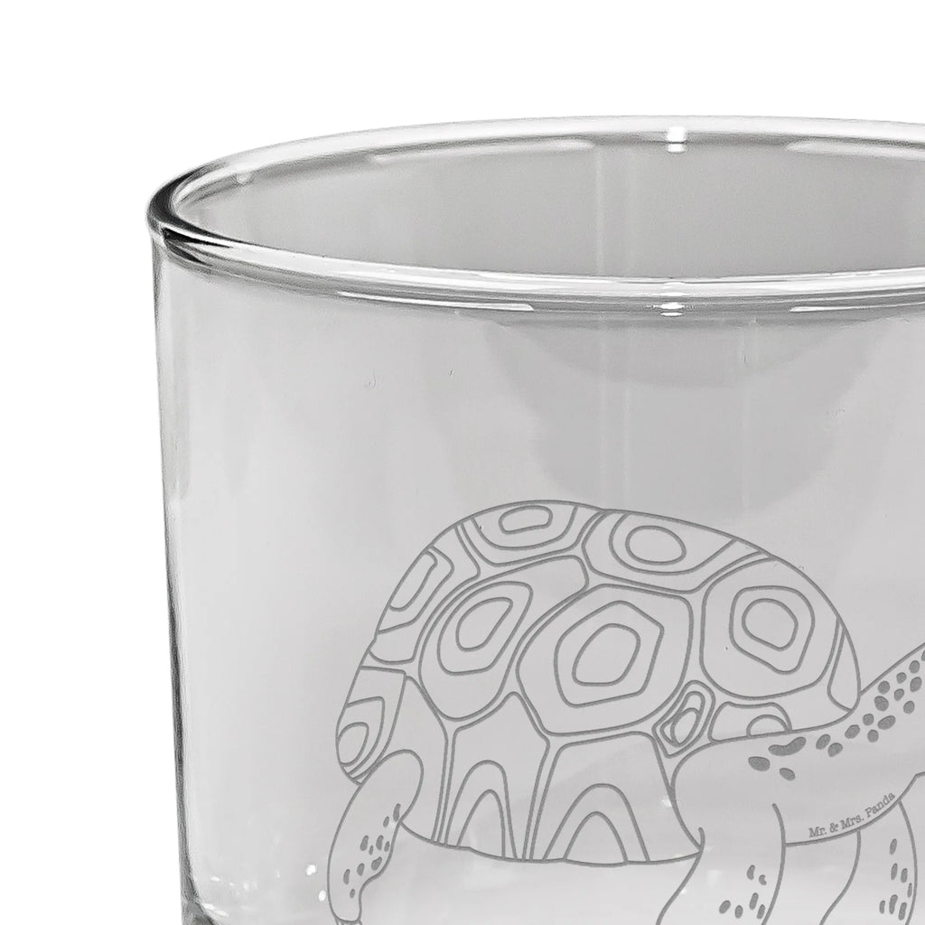 Whiskey Glas Schildkröte marschiert Whiskeylgas, Whiskey Glas, Whiskey Glas mit Gravur, Whiskeyglas mit Spruch, Whiskey Glas mit Sprüchen, Whiskygläser, Whisky Gläser, Whiskey Tumbler, Whiskyglas mit Gravur, Gravur Whiskyglas, Edle Whiskygläser, Meerestiere, Meer, Urlaub, Schildkröte, Schildkröten, get lost, Abenteuer, Reiselust, Inspiration, Neustart, Motivation, Lieblingsmensch