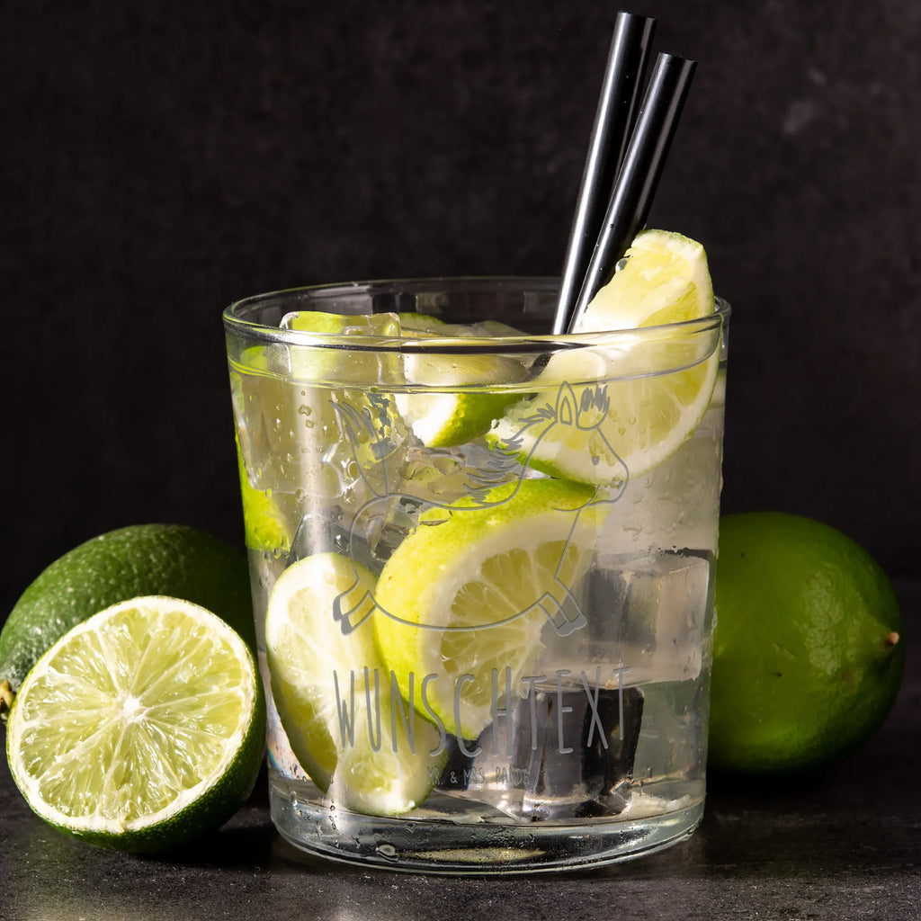 Personalisiertes Gin Glas Pferd springt Personalisiertes Ginglas, Personalisiertes Gin Glas, Personalisiertes Gin Glas mit Gravur, Personalisiertes Gin Glas mit Spruch, Personalisiertes Gin Glas mit Sprüchen, Ginglas mit Wunschtext, Bauernhof, Hoftiere, Landwirt, Landwirtin, Pferd, Pony, Pferde, Stall, Pferdestall, ausreiten, reiten, Pferdebesitzer