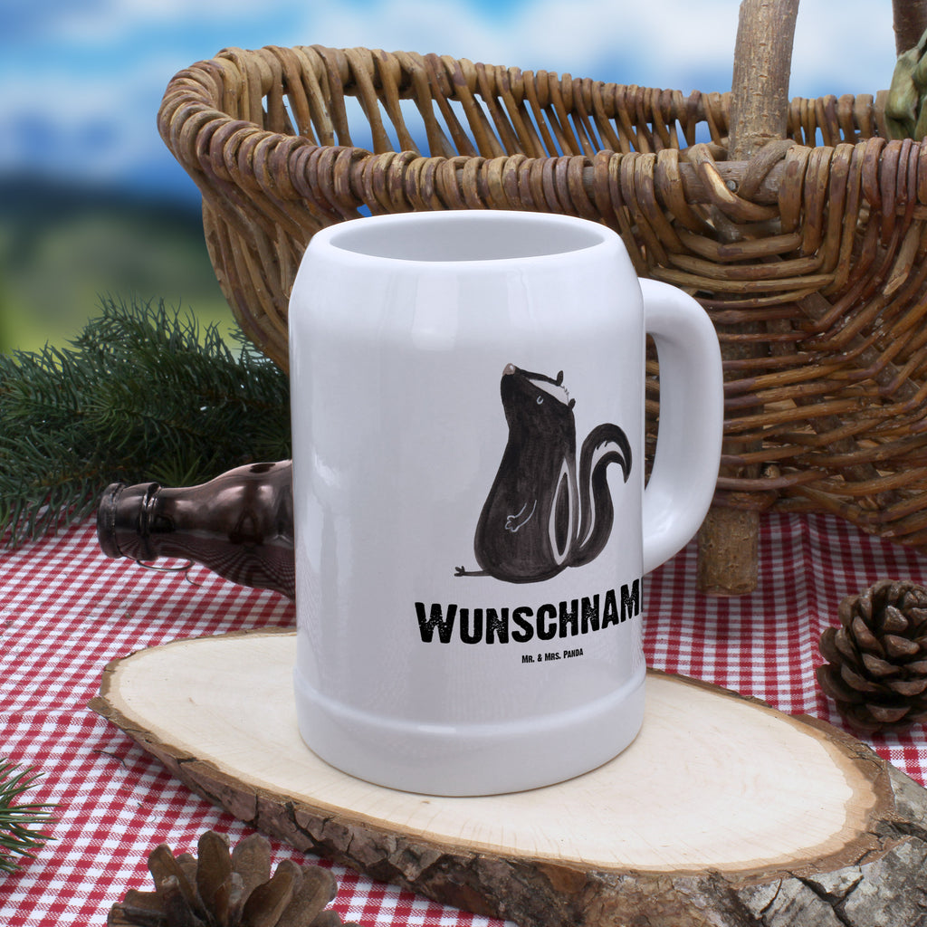 Personalisierter Bierkrug Stinktier Sitzen Bierkrug mit Namen, Bierkrug personalisieren, Bierglas mit Namen, Personalisierung, Bedrucken, Stinktier, Skunk, Wildtier, Raubtier, Stinker, Stinki, Spruch, Büro, Recht, Besserwisser