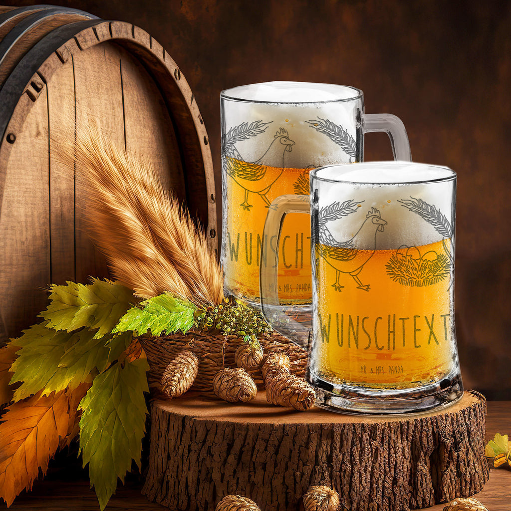 Personalisierter Gravur Bierkrug Huhn Stolz Personalisierter Bierkrug, Personalisierter Bier Krug, Personalisiertes Bierkrug Glas, Bierkrug mit Namen, Bier Krug mit Namen, Bierkrug Glas mit Namen, Vatertag, Wunschtext, Wunschname, Personalisierbar, Selbst gestalten, Bauernhof, Hoftiere, Landwirt, Landwirtin, Hahn, Henne, Hühner, Eier, Hof, Landleben, Motivation, Geburt, Magie, Spruch, Schwangerschaft