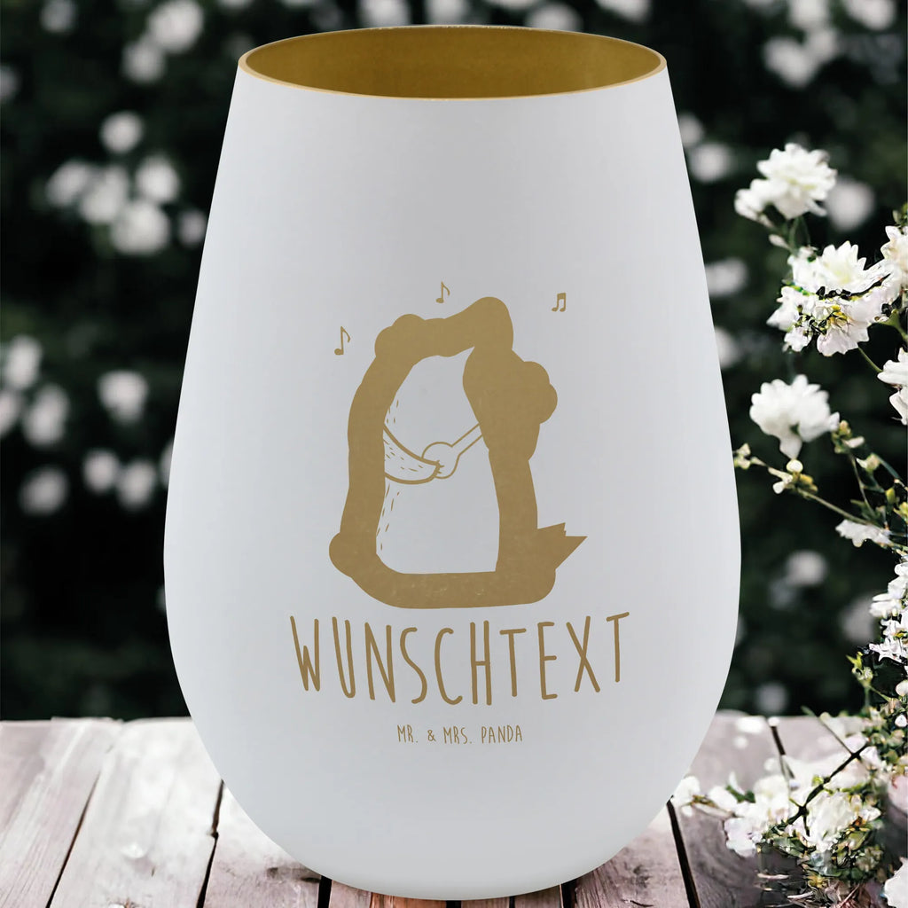 Gold Windlicht Personalisiert Bär Lied Personalisiertes Windlicht, Personalisiertes Teelicht, Personalisiertes Graviertes Windlicht, Personalisiertes Windlicht Gravur, Personalisierte Kerze, Personalisiertes Windlicht aus Glas, Personalisiertes Teelicht aus Glas, Personalisiertes Windlicht mit Namen, Teelicht mit Namen, Graviertes Windlicht mit Namen, Windlicht Gravur mit Namen, Kerze mit Namen, Windlicht aus Glas mit Namen, Teelicht aus Glas mit Namen, Wunschtext, Personalisierbar, Selbst gestalten, Bär, Teddy, Teddybär, Bärchen, Bear, Liebeslied, Lied, Song, Valentinstag, Valentine, Geschenk, Partner, Liebe, Freundin, Frau, Herz, Spruch