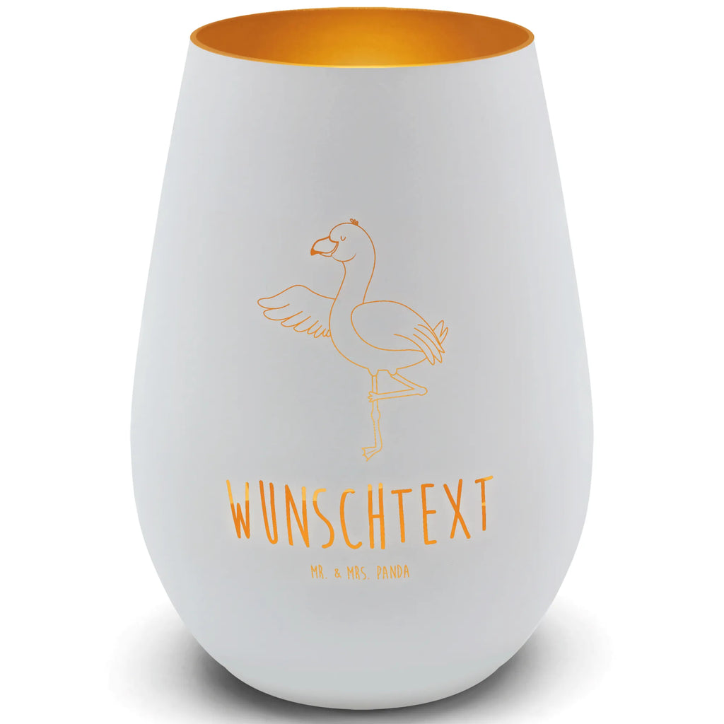 Gold Windlicht Personalisiert Flamingo Yoga Personalisiertes Windlicht, Personalisiertes Teelicht, Personalisiertes Graviertes Windlicht, Personalisiertes Windlicht Gravur, Personalisierte Kerze, Personalisiertes Windlicht aus Glas, Personalisiertes Teelicht aus Glas, Personalisiertes Windlicht mit Namen, Teelicht mit Namen, Graviertes Windlicht mit Namen, Windlicht Gravur mit Namen, Kerze mit Namen, Windlicht aus Glas mit Namen, Teelicht aus Glas mit Namen, Wunschtext, Personalisierbar, Selbst gestalten, Flamingo, Vogel, Yoga, Namaste, Achtsamkeit, Yoga-Übung, Entspannung, Ärger, Aufregen, Tiefenentspannung