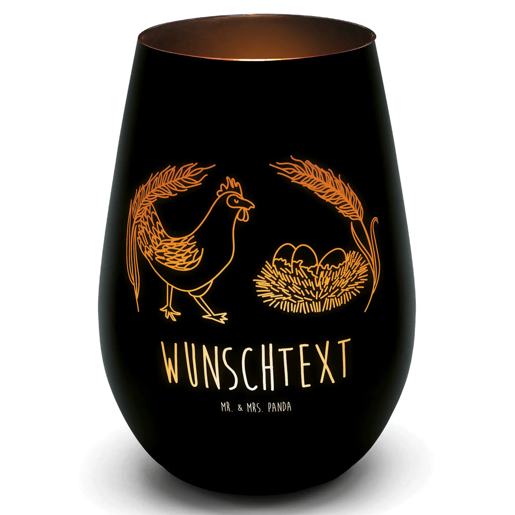 Gold Windlicht Personalisiert Huhn Stolz Personalisiertes Windlicht, Personalisiertes Teelicht, Personalisiertes Graviertes Windlicht, Personalisiertes Windlicht Gravur, Personalisierte Kerze, Personalisiertes Windlicht aus Glas, Personalisiertes Teelicht aus Glas, Personalisiertes Windlicht mit Namen, Teelicht mit Namen, Graviertes Windlicht mit Namen, Windlicht Gravur mit Namen, Kerze mit Namen, Windlicht aus Glas mit Namen, Teelicht aus Glas mit Namen, Wunschtext, Personalisierbar, Selbst gestalten, Bauernhof, Hoftiere, Landwirt, Landwirtin, Hahn, Henne, Hühner, Eier, Hof, Landleben, Motivation, Geburt, Magie, Spruch, Schwangerschaft