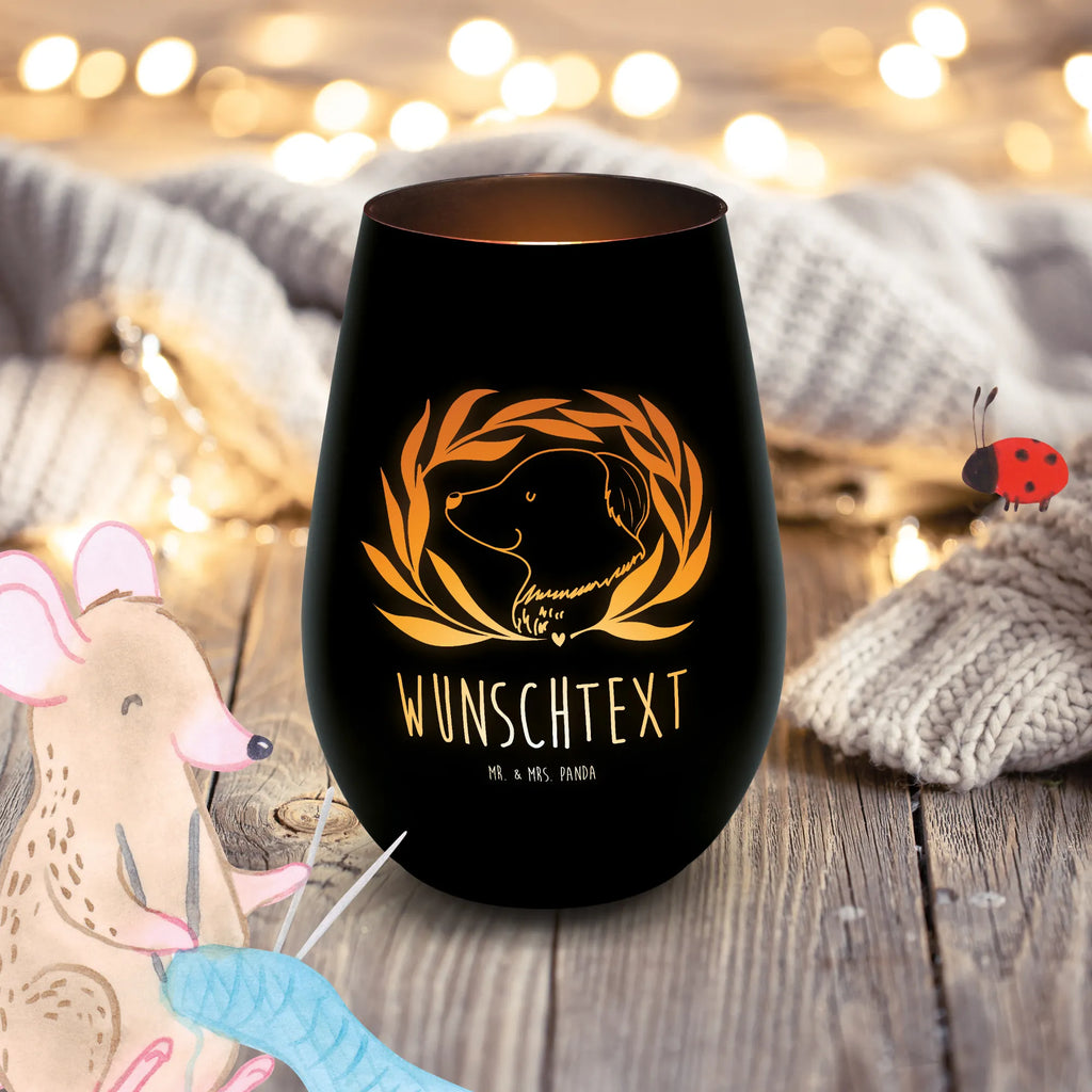 Gold Windlicht Personalisiert Hund Blumen Personalisiertes Windlicht, Personalisiertes Teelicht, Personalisiertes Graviertes Windlicht, Personalisiertes Windlicht Gravur, Personalisierte Kerze, Personalisiertes Windlicht aus Glas, Personalisiertes Teelicht aus Glas, Personalisiertes Windlicht mit Namen, Teelicht mit Namen, Graviertes Windlicht mit Namen, Windlicht Gravur mit Namen, Kerze mit Namen, Windlicht aus Glas mit Namen, Teelicht aus Glas mit Namen, Wunschtext, Personalisierbar, Selbst gestalten, Hund, Hundemotiv, Haustier, Hunderasse, Tierliebhaber, Hundebesitzer, Sprüche, Ranke, Therapie, Selbsttherapie, Hundeliebe, Hundeglück, Hunde