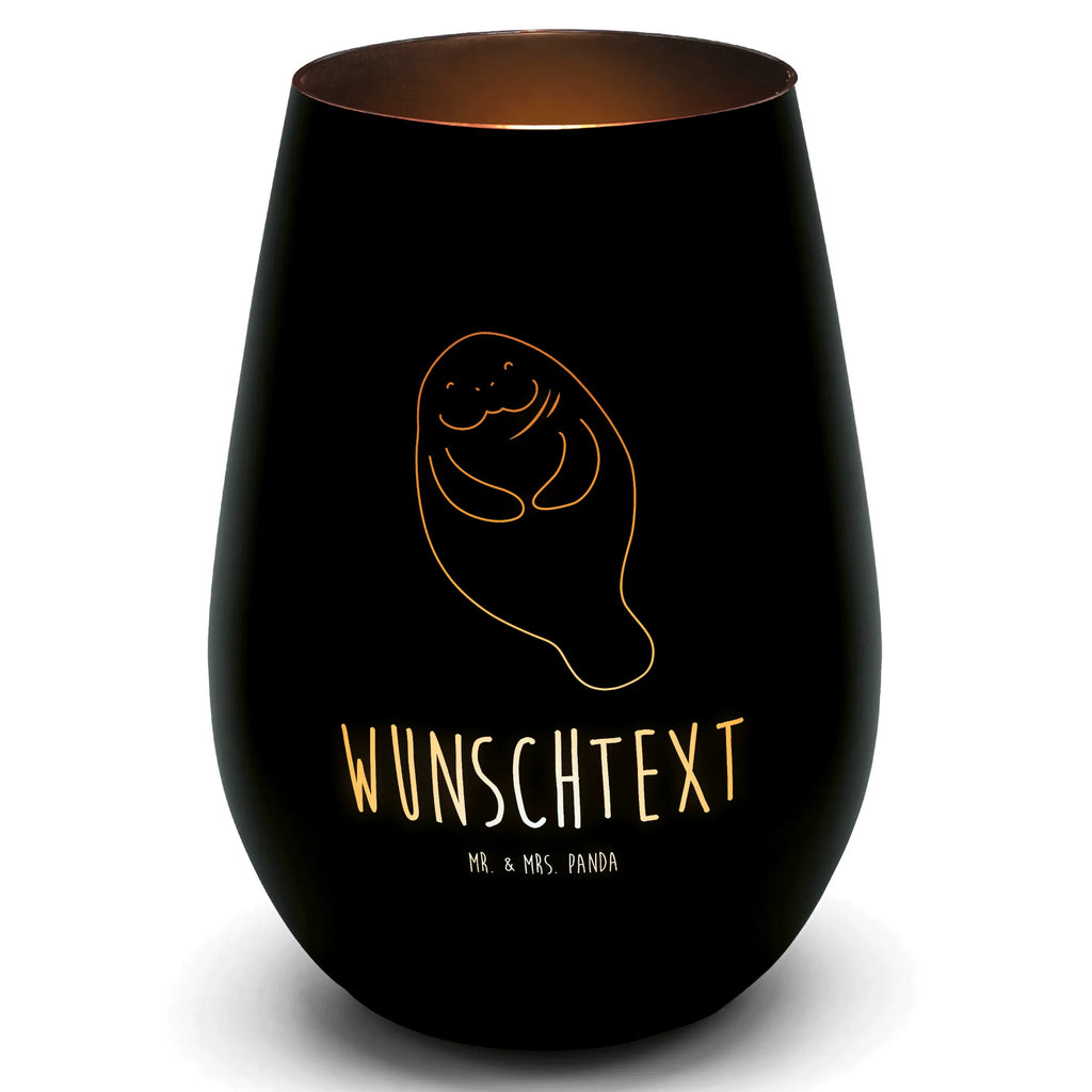 Gold Windlicht Personalisiert Seekuh Happy Personalisiertes Windlicht, Personalisiertes Teelicht, Personalisiertes Graviertes Windlicht, Personalisiertes Windlicht Gravur, Personalisierte Kerze, Personalisiertes Windlicht aus Glas, Personalisiertes Teelicht aus Glas, Personalisiertes Windlicht mit Namen, Teelicht mit Namen, Graviertes Windlicht mit Namen, Windlicht Gravur mit Namen, Kerze mit Namen, Windlicht aus Glas mit Namen, Teelicht aus Glas mit Namen, Wunschtext, Personalisierbar, Selbst gestalten, Meerestiere, Meer, Urlaub, Seekuh, Seekühe, Selbstliebe, Respekt, Neuanfang, Neustart, Achtsamkeit, Zufrieden, Liebeskummer, Freundin