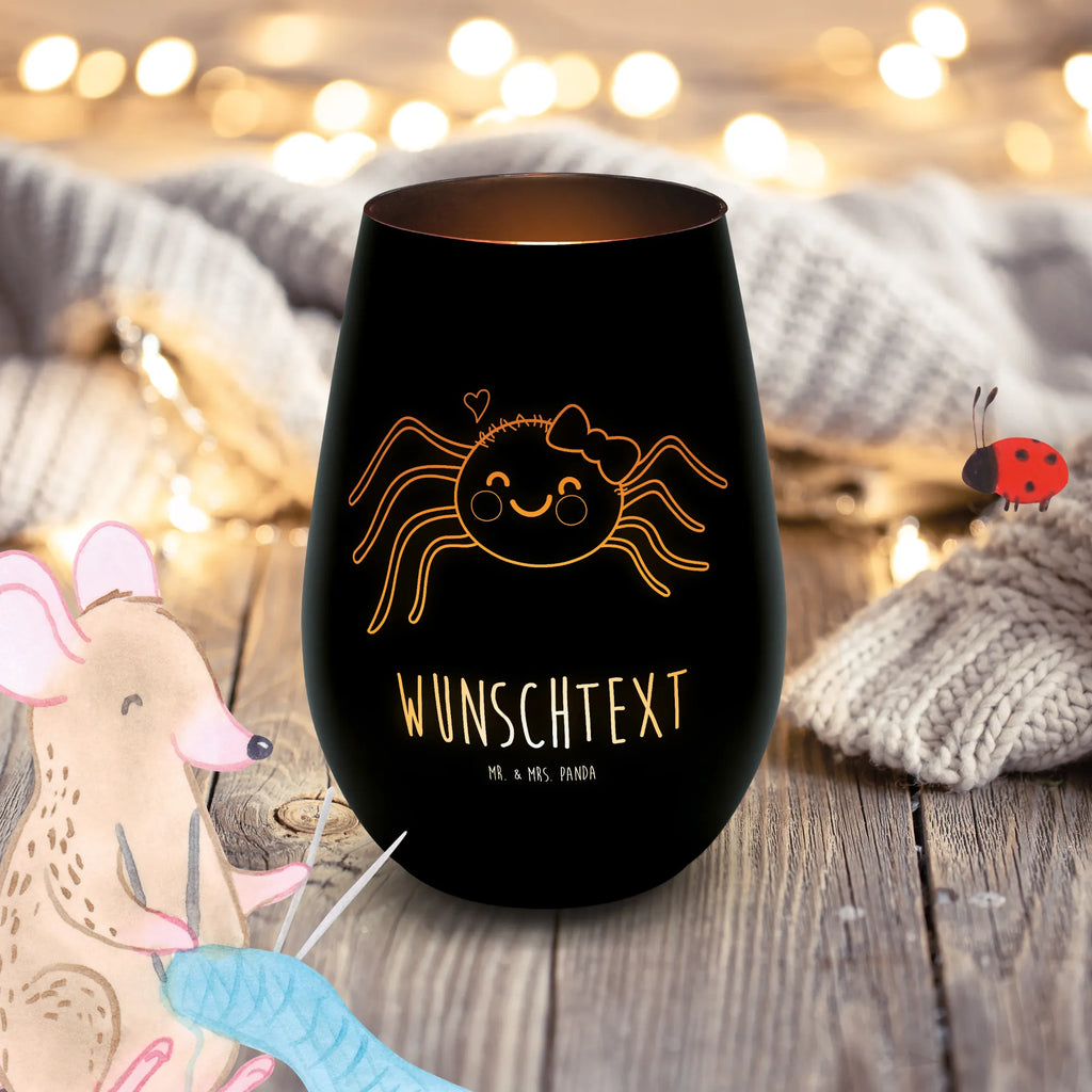 Gold Windlicht Personalisiert Spinne Agathe Freude Personalisiertes Windlicht, Personalisiertes Teelicht, Personalisiertes Graviertes Windlicht, Personalisiertes Windlicht Gravur, Personalisierte Kerze, Personalisiertes Windlicht aus Glas, Personalisiertes Teelicht aus Glas, Personalisiertes Windlicht mit Namen, Teelicht mit Namen, Graviertes Windlicht mit Namen, Windlicht Gravur mit Namen, Kerze mit Namen, Windlicht aus Glas mit Namen, Teelicht aus Glas mit Namen, Wunschtext, Personalisierbar, Selbst gestalten, Spinne Agathe, Spinne, Agathe, Videos, Merchandise, Viral, Viraler Hit, Trend, Beliebte Spinne