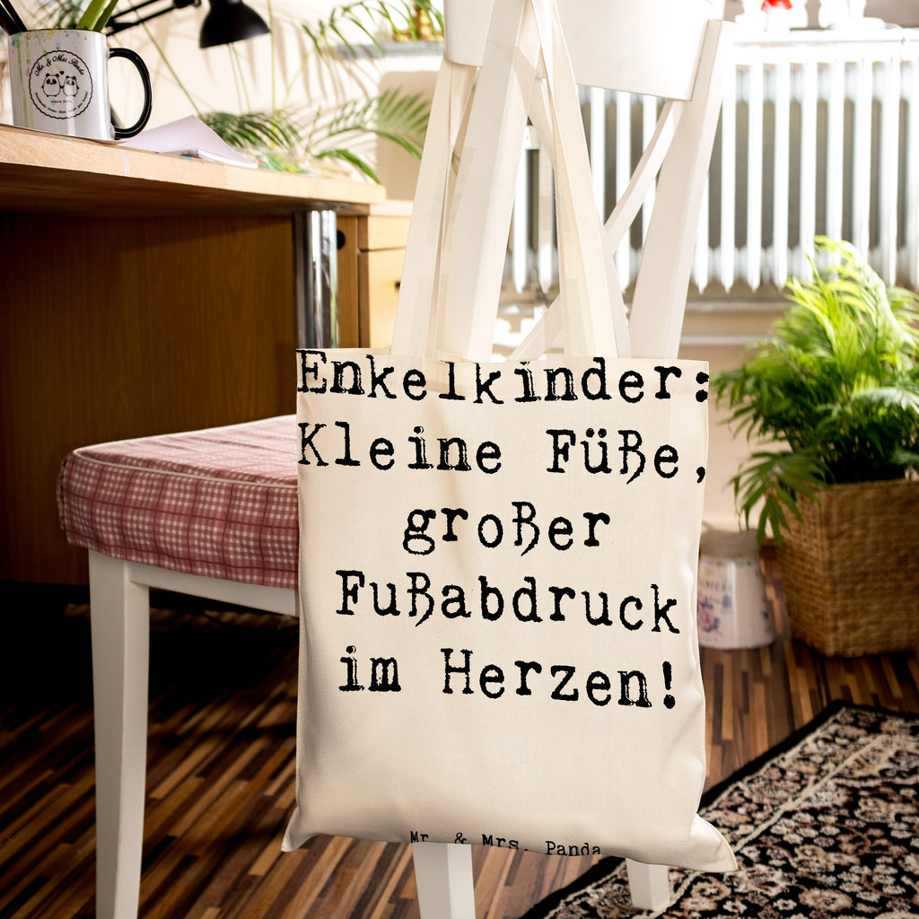 Tragetasche Spruch Enkelkinder Fußabdruck Beuteltasche, Beutel, Einkaufstasche, Jutebeutel, Stoffbeutel, Tasche, Shopper, Umhängetasche, Strandtasche, Schultertasche, Stofftasche, Tragetasche, Badetasche, Jutetasche, Einkaufstüte, Laptoptasche, Familie, Vatertag, Muttertag, Bruder, Schwester, Mama, Papa, Oma, Opa