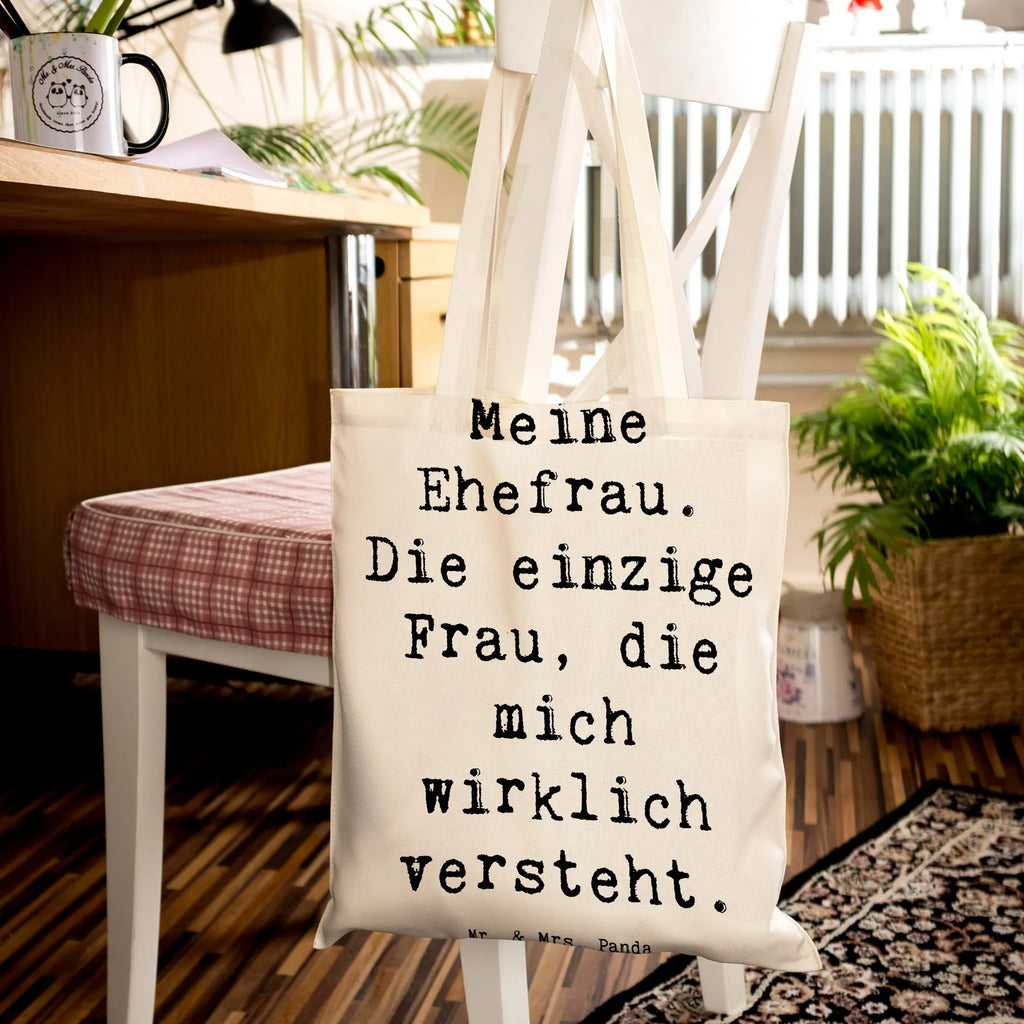 Tragetasche Spruch Ehefrau Verständnis Beuteltasche, Beutel, Einkaufstasche, Jutebeutel, Stoffbeutel, Tasche, Shopper, Umhängetasche, Strandtasche, Schultertasche, Stofftasche, Tragetasche, Badetasche, Jutetasche, Einkaufstüte, Laptoptasche, Familie, Vatertag, Muttertag, Bruder, Schwester, Mama, Papa, Oma, Opa