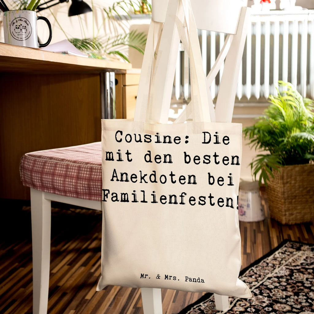 Tragetasche Spruch Cousine Anekdoten Beuteltasche, Beutel, Einkaufstasche, Jutebeutel, Stoffbeutel, Tasche, Shopper, Umhängetasche, Strandtasche, Schultertasche, Stofftasche, Tragetasche, Badetasche, Jutetasche, Einkaufstüte, Laptoptasche, Familie, Vatertag, Muttertag, Bruder, Schwester, Mama, Papa, Oma, Opa