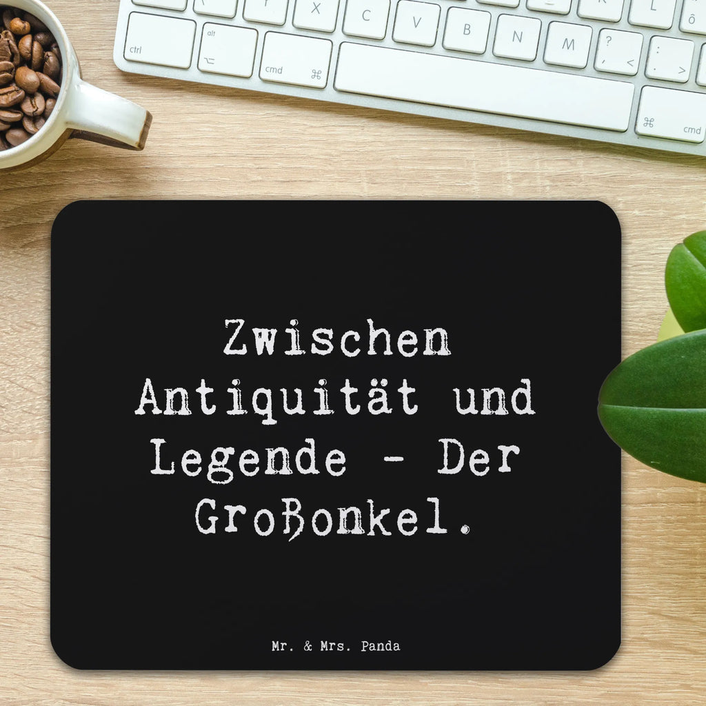 Mauspad Spruch Zwischen Antiquität und Legende - Der Großonkel. Mousepad, Computer zubehör, Büroausstattung, PC Zubehör, Arbeitszimmer, Mauspad, Einzigartiges Mauspad, Designer Mauspad, Mausunterlage, Mauspad Büro, Familie, Vatertag, Muttertag, Bruder, Schwester, Mama, Papa, Oma, Opa