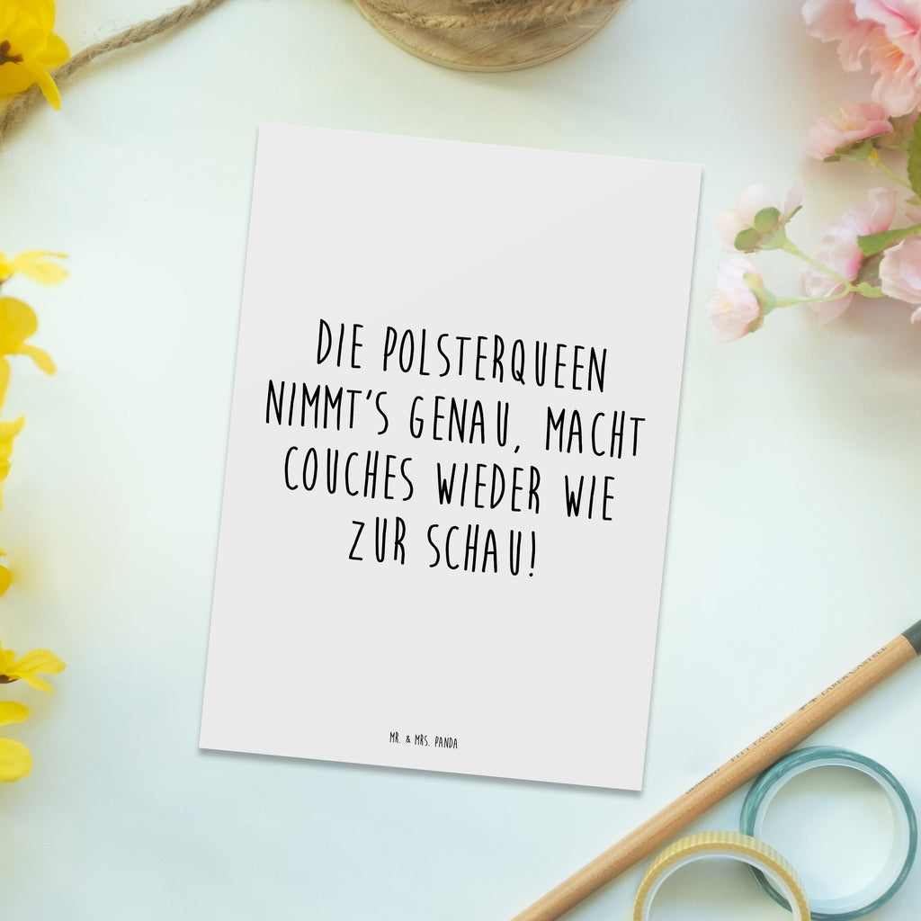 Postkarte Die Polsterqueen nimmt's genau, macht couches wieder wie zur Schau! Postkarte, Karte, Geschenkkarte, Grußkarte, Einladung, Ansichtskarte, Geburtstagskarte, Einladungskarte, Dankeskarte, Ansichtskarten, Einladung Geburtstag, Einladungskarten Geburtstag, Beruf, Ausbildung, Jubiläum, Abschied, Rente, Kollege, Kollegin, Geschenk, Schenken, Arbeitskollege, Mitarbeiter, Firma, Danke, Dankeschön