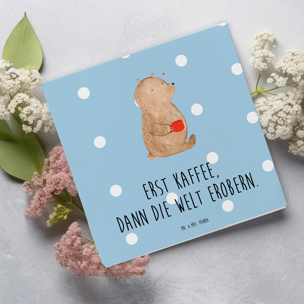 Deluxe Karte Bär Kaffee Karte, Grußkarte, Klappkarte, Einladungskarte, Glückwunschkarte, Hochzeitskarte, Geburtstagskarte, Hochwertige Grußkarte, Hochwertige Klappkarte, Bär, Teddy, Teddybär, Kaffee, Coffee, Bären, guten Morgen, Morgenroutine, Welt erobern, Welt retten, Motivation