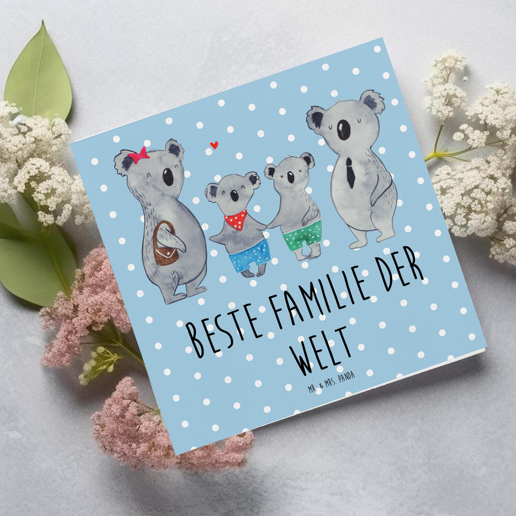 Deluxe Karte Koala Familie zwei Karte, Grußkarte, Klappkarte, Einladungskarte, Glückwunschkarte, Hochzeitskarte, Geburtstagskarte, Hochwertige Grußkarte, Hochwertige Klappkarte, Familie, Vatertag, Muttertag, Bruder, Schwester, Mama, Papa, Oma, Opa, Koala, Koalabär, beste Familie, Familienzeit, Familienleben, Koalafamilie, Lieblingsfamilie