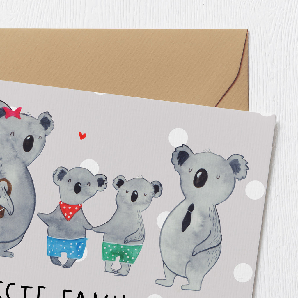 Deluxe Karte Koala Familie zwei Karte, Grußkarte, Klappkarte, Einladungskarte, Glückwunschkarte, Hochzeitskarte, Geburtstagskarte, Hochwertige Grußkarte, Hochwertige Klappkarte, Familie, Vatertag, Muttertag, Bruder, Schwester, Mama, Papa, Oma, Opa, Koala, Koalabär, beste Familie, Familienzeit, Familienleben, Koalafamilie, Lieblingsfamilie