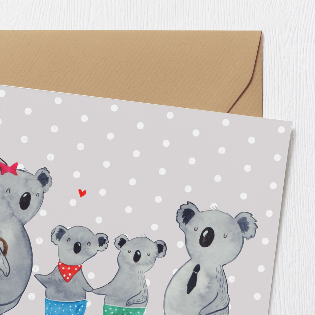 Deluxe Karte Koala Familie zwei Karte, Grußkarte, Klappkarte, Einladungskarte, Glückwunschkarte, Hochzeitskarte, Geburtstagskarte, Hochwertige Grußkarte, Hochwertige Klappkarte, Familie, Vatertag, Muttertag, Bruder, Schwester, Mama, Papa, Oma, Opa, Koala, Koalabär, beste Familie, Familienzeit, Familienleben, Koalafamilie, Lieblingsfamilie