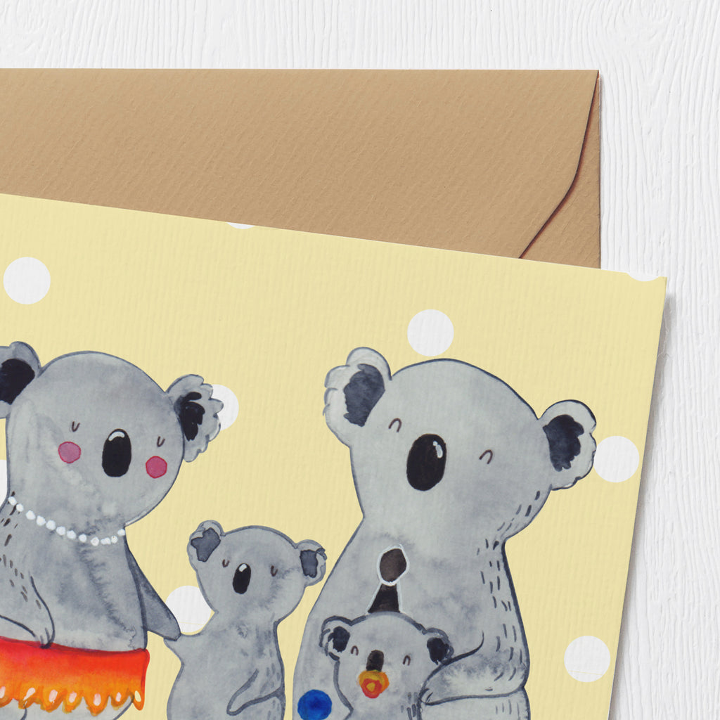 Deluxe Karte Koala Familie Karte, Grußkarte, Klappkarte, Einladungskarte, Glückwunschkarte, Hochzeitskarte, Geburtstagskarte, Hochwertige Grußkarte, Hochwertige Klappkarte, Familie, Vatertag, Muttertag, Bruder, Schwester, Mama, Papa, Oma, Opa, Koala, Koalas, Family, Kinder, Geschwister, Familienleben