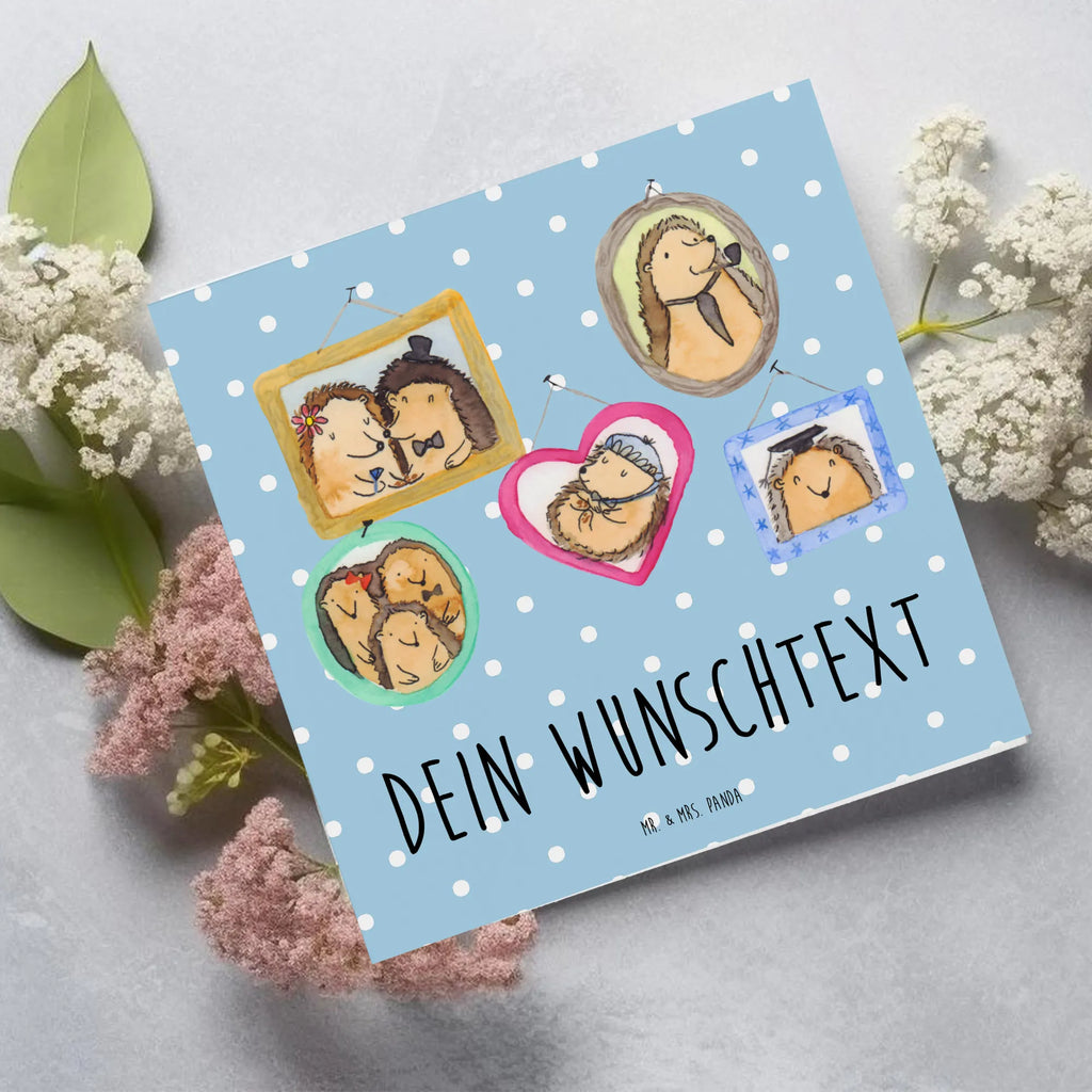 Personalisierte Deluxe Karte Igel Familie Personalisierte Grußkarte, Personalisiertere Klappkarte, Personalisierte Einladungskarte, Personalisierte Glückwunschkarte, Personalisierte Hochzeitskarte, Personalisierte Geburtstagskarte, Grußkarte mit Namen, Grußkarte selber drucken, Grußkarte selbst gestalten, Grußkarte mit persönlichen Nachrichten, Grußkarte als Geldgeschenk, Grußkarten personalisiert, Personalisierte Karte, Familie, Vatertag, Muttertag, Bruder, Schwester, Mama, Papa, Oma, Opa, Liebe, Igel, Bilder, Zusammenhalt, Glück