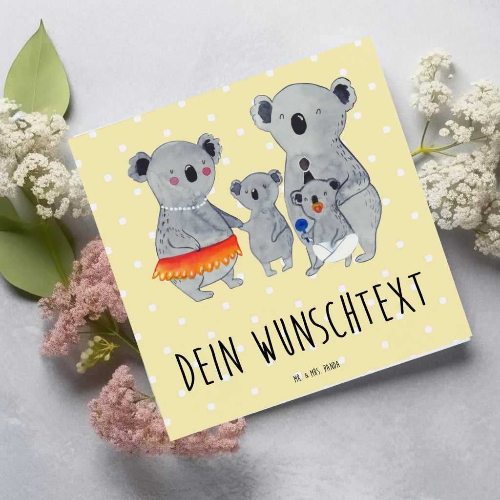 Personalisierte Deluxe Karte Koala Familie Personalisierte Grußkarte, Personalisiertere Klappkarte, Personalisierte Einladungskarte, Personalisierte Glückwunschkarte, Personalisierte Hochzeitskarte, Personalisierte Geburtstagskarte, Grußkarte mit Namen, Grußkarte selber drucken, Grußkarte selbst gestalten, Grußkarte mit persönlichen Nachrichten, Grußkarte als Geldgeschenk, Grußkarten personalisiert, Personalisierte Karte, Familie, Vatertag, Muttertag, Bruder, Schwester, Mama, Papa, Oma, Opa, Koala, Koalas, Family, Kinder, Geschwister, Familienleben