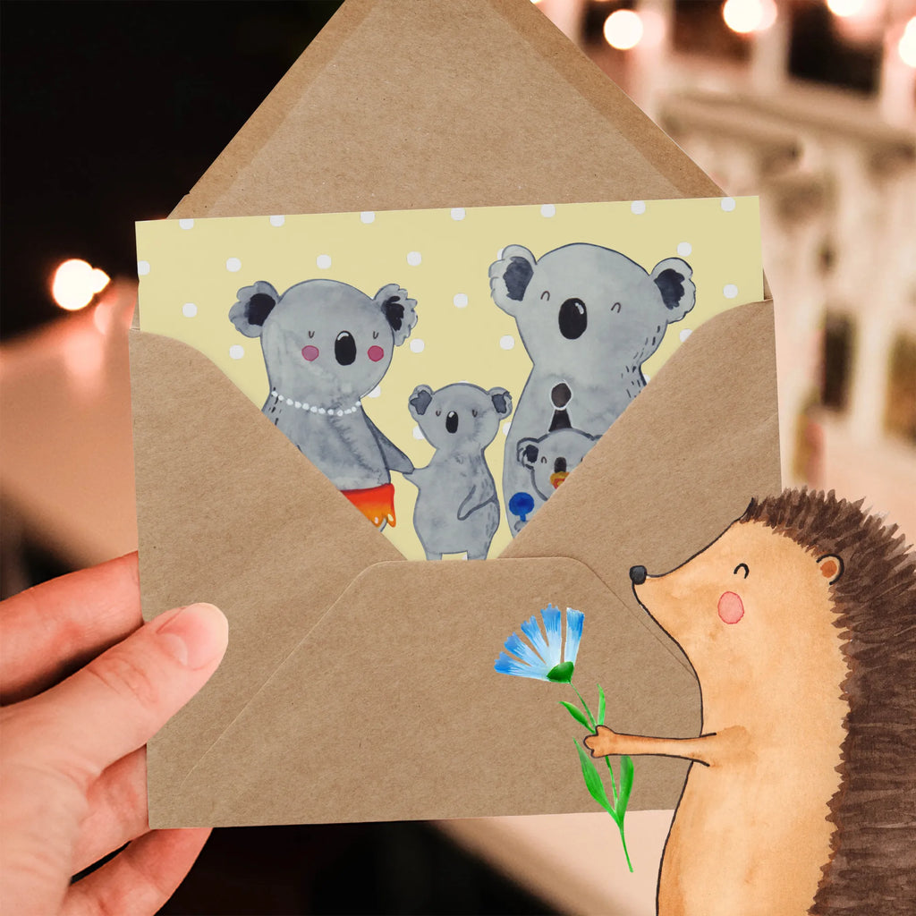 Personalisierte Deluxe Karte Koala Familie Personalisierte Grußkarte, Personalisiertere Klappkarte, Personalisierte Einladungskarte, Personalisierte Glückwunschkarte, Personalisierte Hochzeitskarte, Personalisierte Geburtstagskarte, Grußkarte mit Namen, Grußkarte selber drucken, Grußkarte selbst gestalten, Grußkarte mit persönlichen Nachrichten, Grußkarte als Geldgeschenk, Grußkarten personalisiert, Personalisierte Karte, Familie, Vatertag, Muttertag, Bruder, Schwester, Mama, Papa, Oma, Opa, Koala, Koalas, Family, Kinder, Geschwister, Familienleben