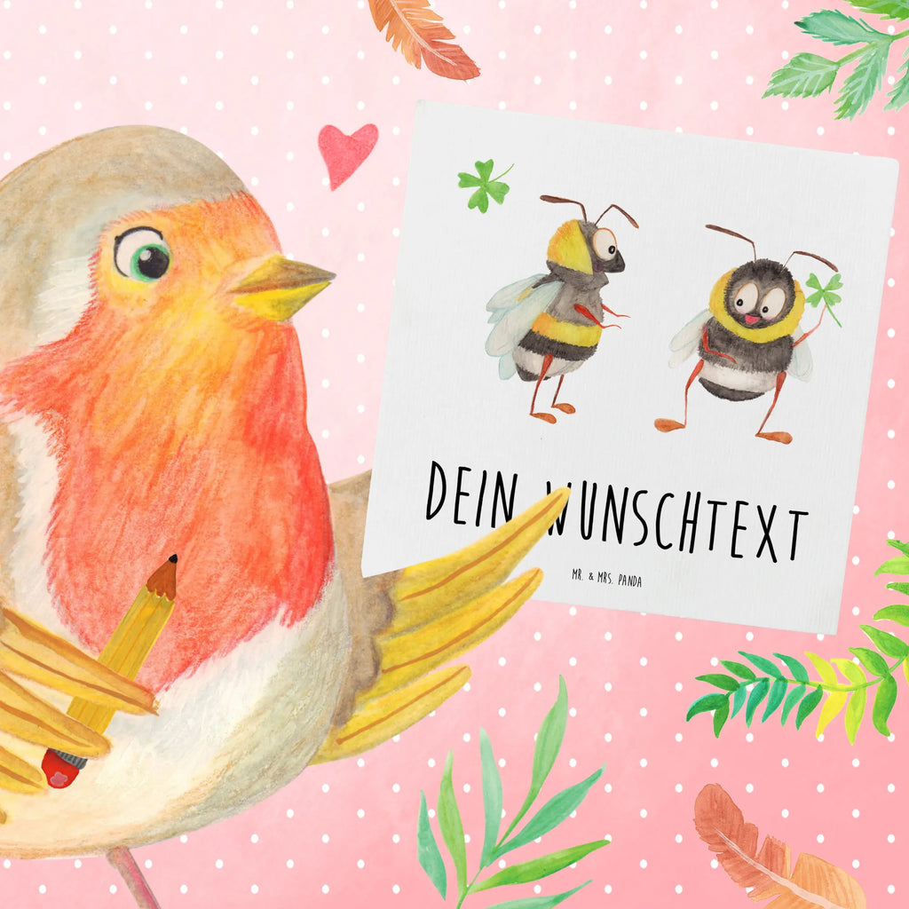 Personalisierte Deluxe Karte Bienen Paar Personalisierte Grußkarte, Personalisiertere Klappkarte, Personalisierte Einladungskarte, Personalisierte Glückwunschkarte, Personalisierte Hochzeitskarte, Personalisierte Geburtstagskarte, Grußkarte mit Namen, Grußkarte selber drucken, Grußkarte selbst gestalten, Grußkarte mit persönlichen Nachrichten, Grußkarte als Geldgeschenk, Grußkarten personalisiert, Personalisierte Karte, Liebe, Partner, Freund, Freundin, Ehemann, Ehefrau, Heiraten, Verlobung, Heiratsantrag, Liebesgeschenk, Jahrestag, Hocheitstag, Valentinstag, Geschenk für Frauen, Hochzeitstag, Mitbringsel, Geschenk für Freundin, Geschenk für Partner, Liebesbeweis, für Männer, für Ehemann, Schildkröten, verliebte Schildkröten