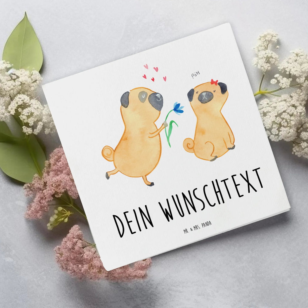 Personalisierte Deluxe Karte Mops Verliebt Personalisierte Grußkarte, Personalisiertere Klappkarte, Personalisierte Einladungskarte, Personalisierte Glückwunschkarte, Personalisierte Hochzeitskarte, Personalisierte Geburtstagskarte, Grußkarte mit Namen, Grußkarte selber drucken, Grußkarte selbst gestalten, Grußkarte mit persönlichen Nachrichten, Grußkarte als Geldgeschenk, Grußkarten personalisiert, Personalisierte Karte, Hund, Hundemotiv, Haustier, Hunderasse, Tierliebhaber, Hundebesitzer, Sprüche, Mops, Möpse, Hundeliebe, verliebt, Liebe, Liebesspruch. Verlobt, Geschenk Freund, Partner