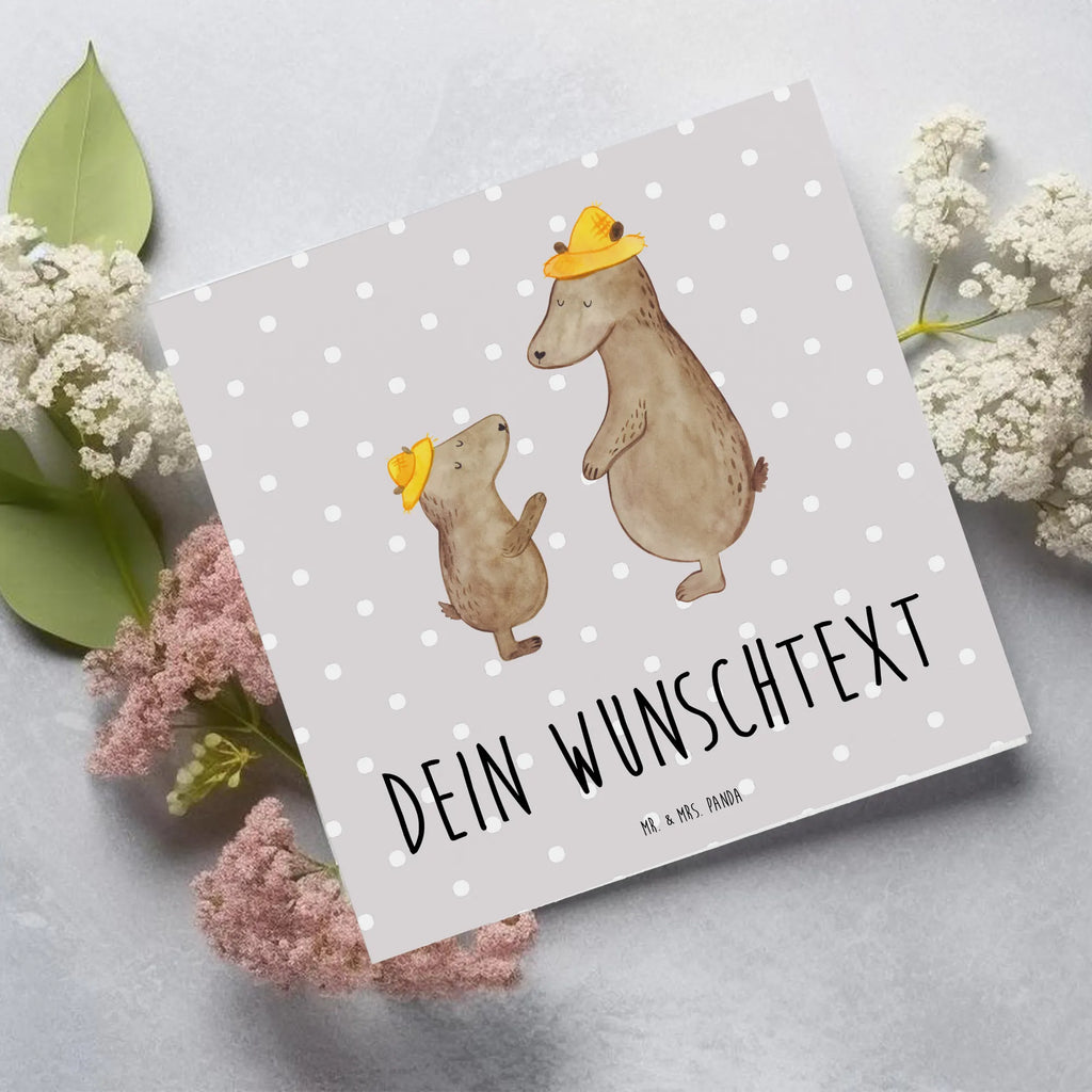 Personalisierte Deluxe Karte Bären mit Hut Personalisierte Grußkarte, Personalisiertere Klappkarte, Personalisierte Einladungskarte, Personalisierte Glückwunschkarte, Personalisierte Hochzeitskarte, Personalisierte Geburtstagskarte, Grußkarte mit Namen, Grußkarte selber drucken, Grußkarte selbst gestalten, Grußkarte mit persönlichen Nachrichten, Grußkarte als Geldgeschenk, Grußkarten personalisiert, Personalisierte Karte, Familie, Vatertag, Muttertag, Bruder, Schwester, Mama, Papa, Oma, Opa, Bär, Bären, Vater, Papi, Paps, Dad, Daddy, Lieblingsmensch, Sohn, Söhne, Kind, Kinder, Vater-Sohn, Family, Vorbild