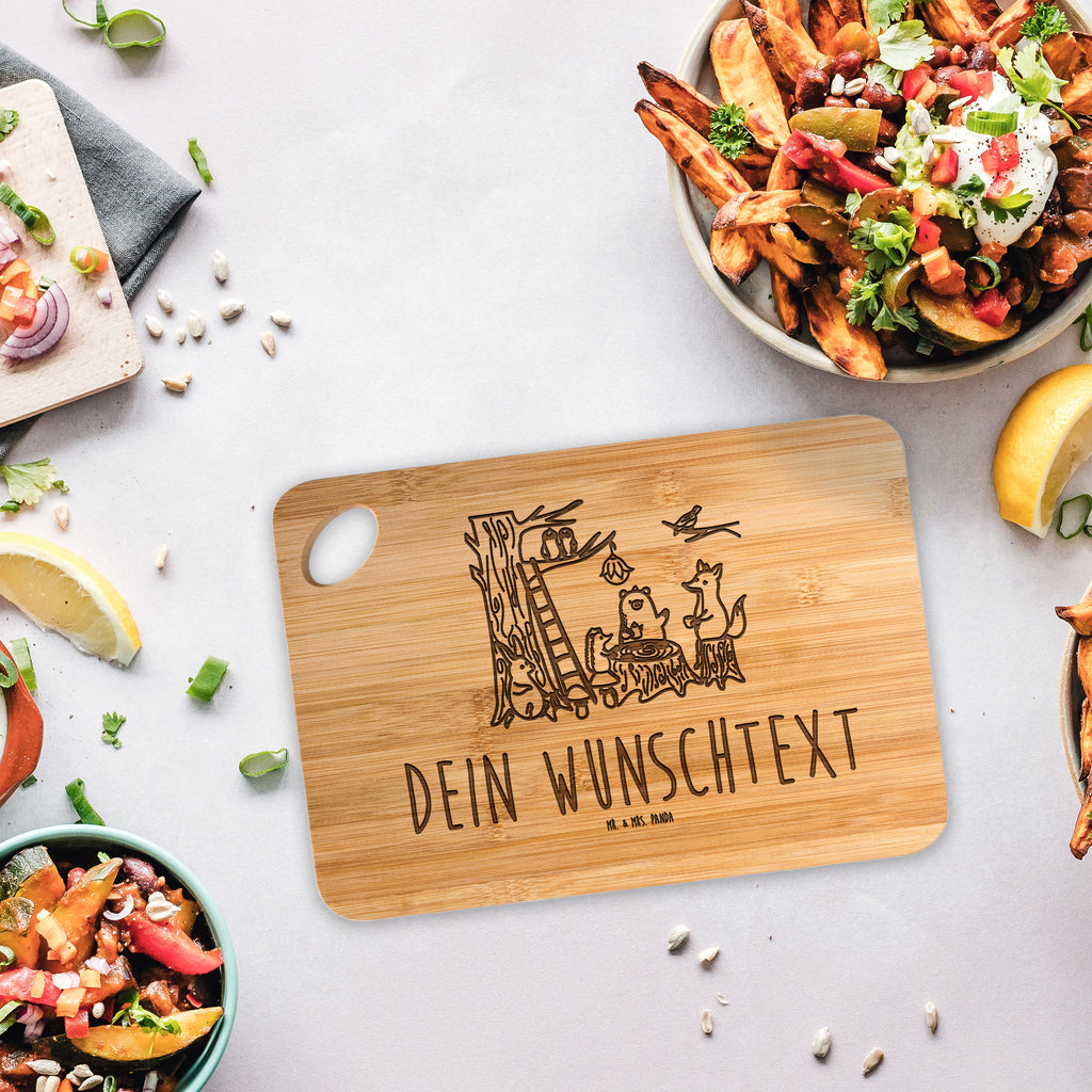 Personalisiertes Schneidebrett Waldtiere Picknick Personalisiertes Schneidebrett, Schneidebrett mit Namen, Schneidebrett selbst gestalten, Schneidebrett mit Wunschtext, Personalisiertes Holzbrett, Holzbrett mit Namen, Holzbrett selbst gestalten, Holzbrett mit Wunschtext, Personalisiertes Küchenbrett, Küchenbrett mit Namen, Küchenbrett selbst gestalten, Küchenbrett mit Wunschtext, Personalisiertes Frühstücksbrett, Frühstücksbrett mit Namen, Frühstücksbrett selbst gestalten, Frühstücksbrett mit Wunschtext, Personalisiertes Hackbrett, Hackbrett mit Namen, Hackbrett selbst gestalten, Hackbrett mit Wunschtext, Personalisiertes Brett, Brett mit Namen, Brett selbst gestalten, Brett mit Wunschtext, Personalisiertes Holzbrettchen, Holzbrettchen mit Namen, Holzbrettchen selbst gestalten, Holzbrettchen mit Wunschtext, Personalisiertes Servierbrett, Servierbrett mit Namen, Servierbrett selbst gestalten, Servierbrett mit Wunschtext, Tiermotive, Gute Laune, lustige Sprüche, Tiere, Waldtiere, Picknick, Wald, Fuchs, Hase, Igel, Maus, Eichhörnchen