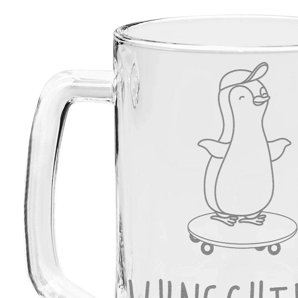 Personalisierter Gravur Bierkrug Pinguin Skateboarden Personalisierter Bierkrug, Personalisierter Bier Krug, Personalisiertes Bierkrug Glas, Bierkrug mit Namen, Bier Krug mit Namen, Bierkrug Glas mit Namen, Vatertag, Wunschtext, Wunschname, Personalisierbar, Selbst gestalten, Geschenk, Sport, Sportart, Hobby, Schenken, Danke, Dankeschön, Auszeichnung, Gewinn, Sportler, Skateboarden, Skateboard fahren, Skaten, Skateboard, Skateplatz