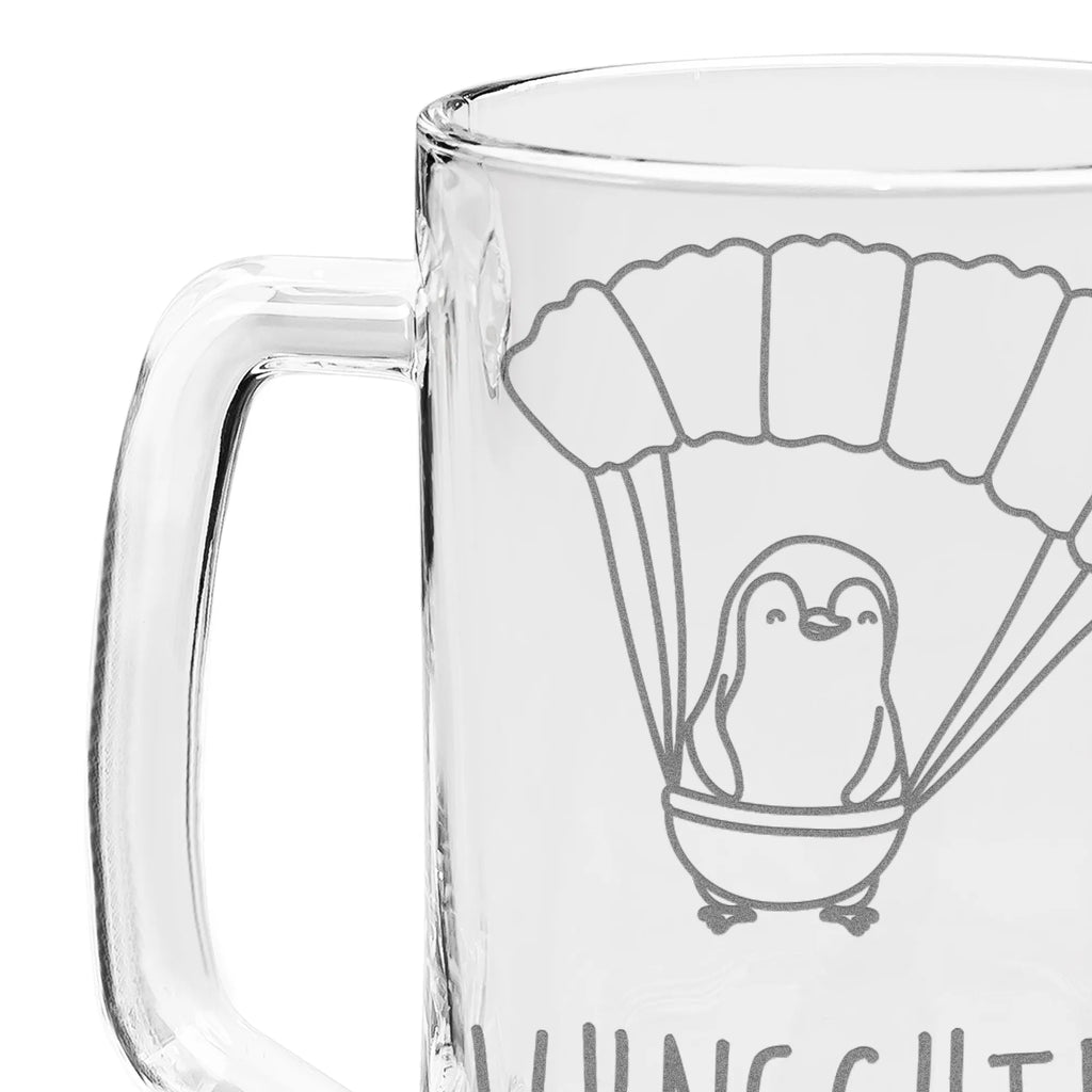 Personalisierter Gravur Bierkrug Pinguin Fallschirm springen Personalisierter Bierkrug, Personalisierter Bier Krug, Personalisiertes Bierkrug Glas, Bierkrug mit Namen, Bier Krug mit Namen, Bierkrug Glas mit Namen, Vatertag, Wunschtext, Wunschname, Personalisierbar, Selbst gestalten, Geschenk, Sport, Sportart, Hobby, Schenken, Danke, Dankeschön, Auszeichnung, Gewinn, Sportler, Fallschirmspringen, Skydive, Fallschirmsprung