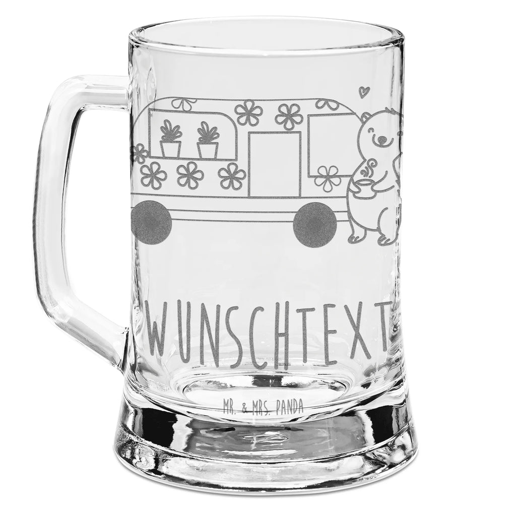 Personalisierter Gravur Bierkrug Bär Camper Personalisierter Bierkrug, Personalisierter Bier Krug, Personalisiertes Bierkrug Glas, Bierkrug mit Namen, Bier Krug mit Namen, Bierkrug Glas mit Namen, Vatertag, Wunschtext, Wunschname, Personalisierbar, Selbst gestalten, Geschenk, Sport, Sportart, Hobby, Schenken, Danke, Dankeschön, Auszeichnung, Gewinn, Sportler, Camper, Campen, Zelten, Campingplatz, Wohnmobil, Roadtrip, Urlaub