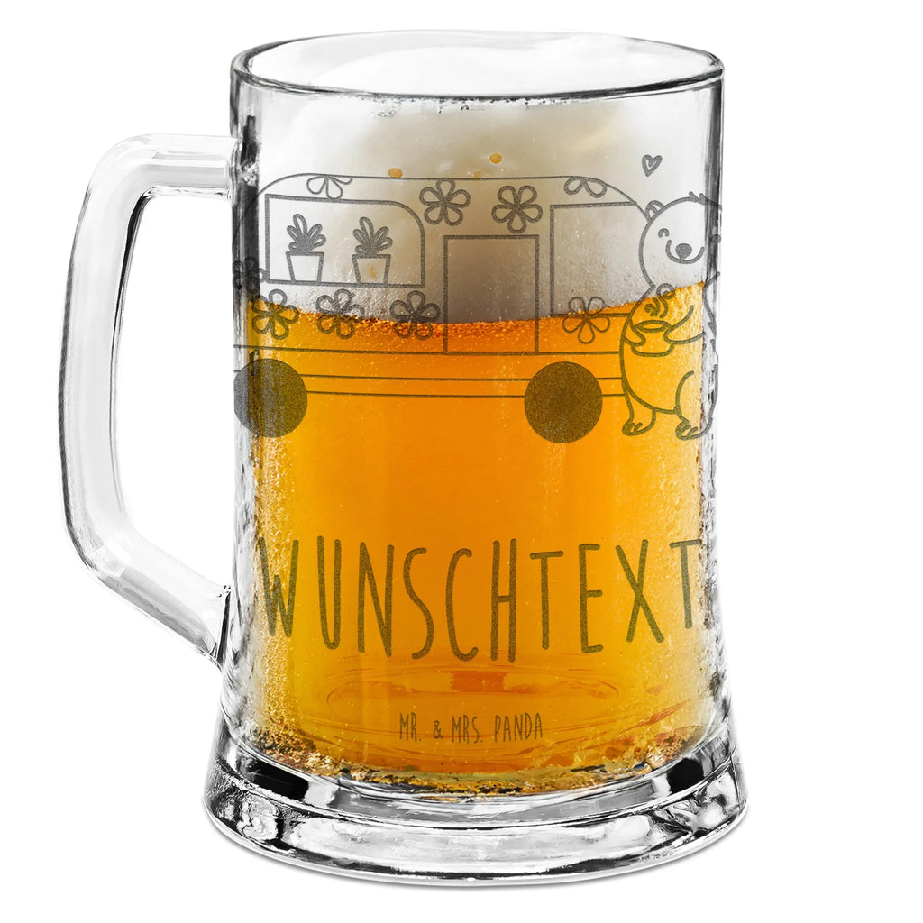 Personalisierter Gravur Bierkrug Bär Camper Personalisierter Bierkrug, Personalisierter Bier Krug, Personalisiertes Bierkrug Glas, Bierkrug mit Namen, Bier Krug mit Namen, Bierkrug Glas mit Namen, Vatertag, Wunschtext, Wunschname, Personalisierbar, Selbst gestalten, Geschenk, Sport, Sportart, Hobby, Schenken, Danke, Dankeschön, Auszeichnung, Gewinn, Sportler, Camper, Campen, Zelten, Campingplatz, Wohnmobil, Roadtrip, Urlaub