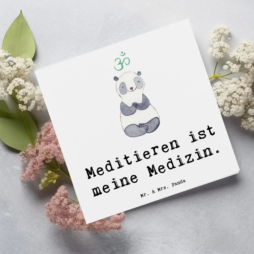 Deluxe Karte Panda Meditieren Karte, Grußkarte, Klappkarte, Einladungskarte, Glückwunschkarte, Hochzeitskarte, Geburtstagskarte, Hochwertige Grußkarte, Hochwertige Klappkarte, Geschenk, Sport, Sportart, Hobby, Schenken, Danke, Dankeschön, Auszeichnung, Gewinn, Sportler, Meditieren, Meditation, Meditationskurs