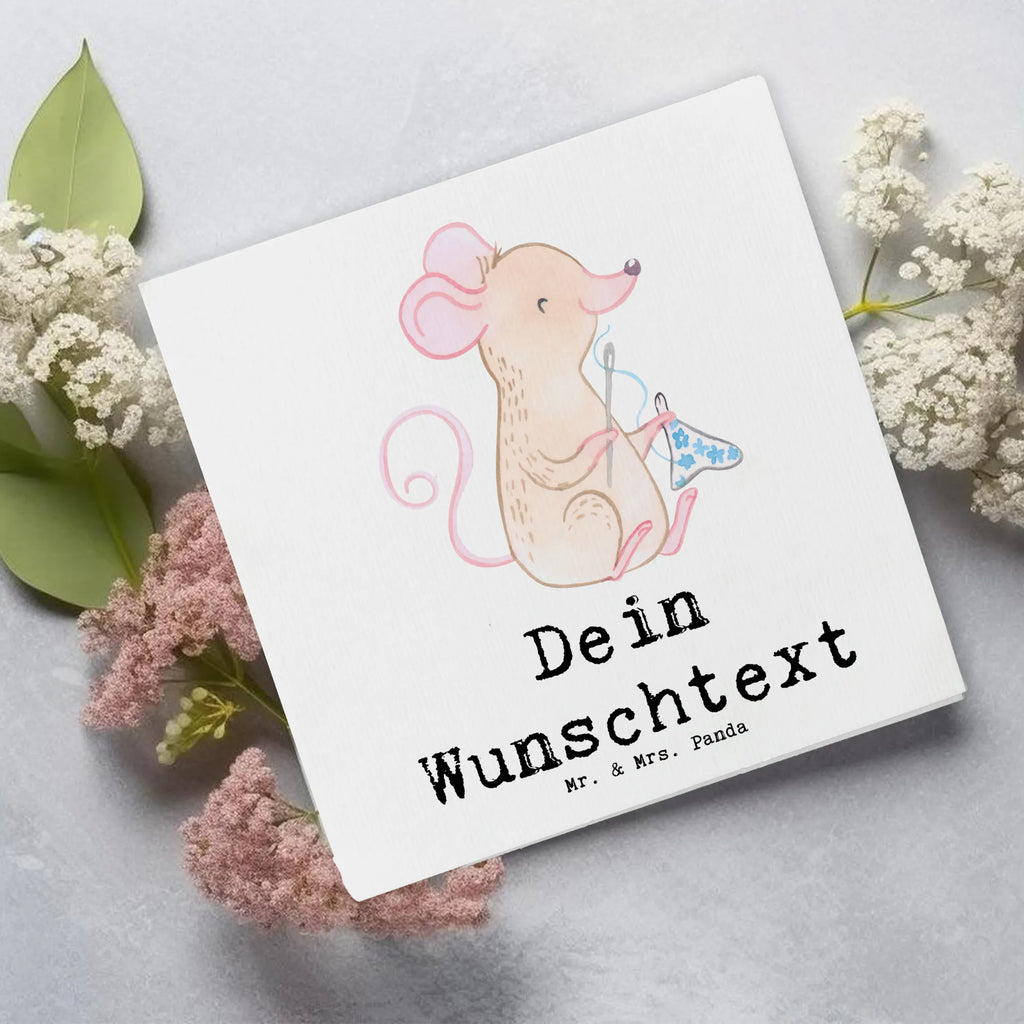 Personalisierte Deluxe Karte Maus Nähen Personalisierte Grußkarte, Personalisiertere Klappkarte, Personalisierte Einladungskarte, Personalisierte Glückwunschkarte, Personalisierte Hochzeitskarte, Personalisierte Geburtstagskarte, Grußkarte mit Namen, Grußkarte selber drucken, Grußkarte selbst gestalten, Grußkarte mit persönlichen Nachrichten, Grußkarte als Geldgeschenk, Grußkarten personalisiert, Personalisierte Karte, Geschenk, Sport, Sportart, Hobby, Schenken, Danke, Dankeschön, Auszeichnung, Gewinn, Sportler, Nähen, kreatives Hobby, Nähkurs, Nähmaschine, DIY