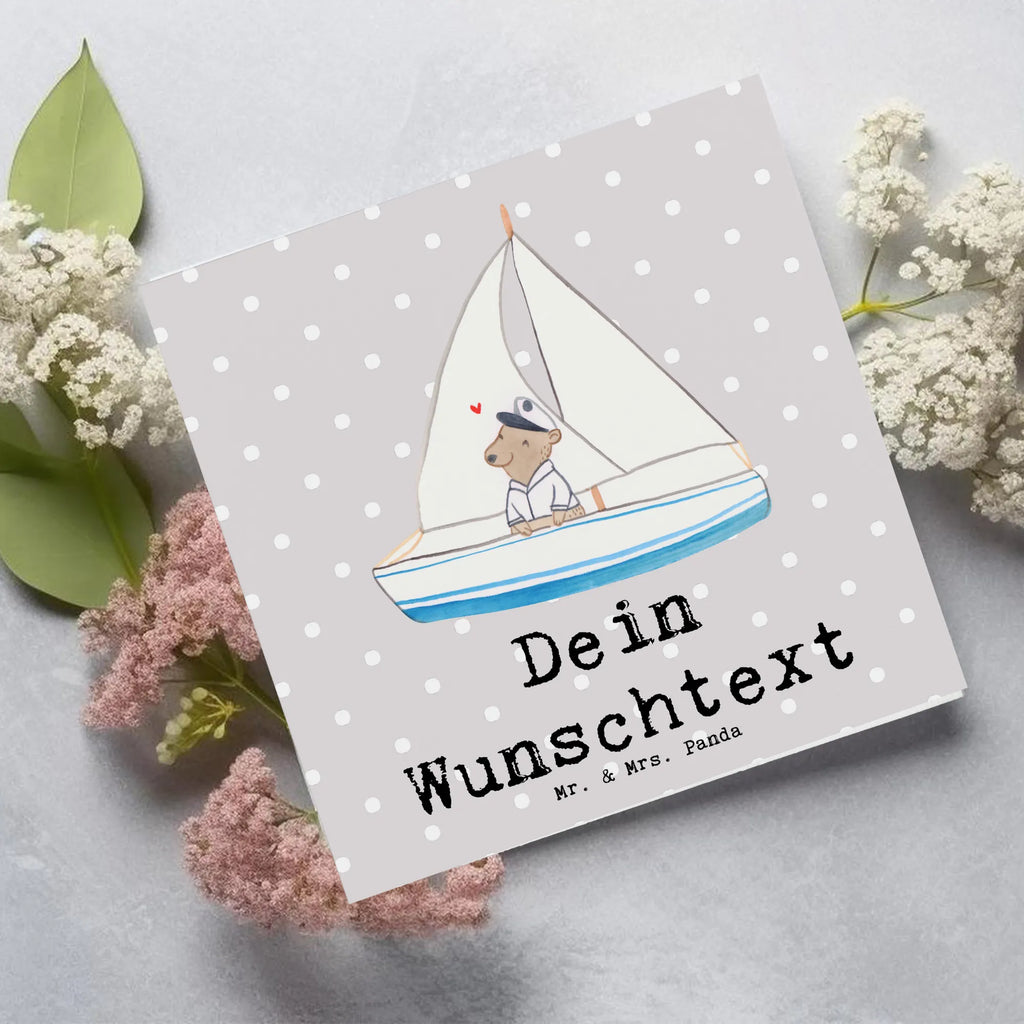 Personalisierte Deluxe Karte Bär Segeln Personalisierte Grußkarte, Personalisiertere Klappkarte, Personalisierte Einladungskarte, Personalisierte Glückwunschkarte, Personalisierte Hochzeitskarte, Personalisierte Geburtstagskarte, Grußkarte mit Namen, Grußkarte selber drucken, Grußkarte selbst gestalten, Grußkarte mit persönlichen Nachrichten, Grußkarte als Geldgeschenk, Grußkarten personalisiert, Personalisierte Karte, Geschenk, Sport, Sportart, Hobby, Schenken, Danke, Dankeschön, Auszeichnung, Gewinn, Sportler, segeln, Segeltörn, Segelboot, Segelschule, Yachtclub