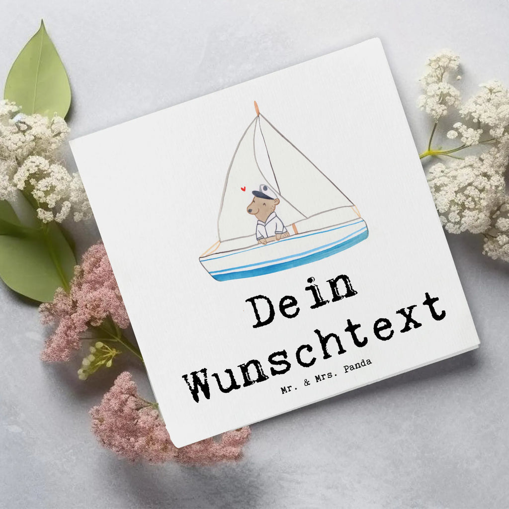 Personalisierte Deluxe Karte Bär Segeln Personalisierte Grußkarte, Personalisiertere Klappkarte, Personalisierte Einladungskarte, Personalisierte Glückwunschkarte, Personalisierte Hochzeitskarte, Personalisierte Geburtstagskarte, Grußkarte mit Namen, Grußkarte selber drucken, Grußkarte selbst gestalten, Grußkarte mit persönlichen Nachrichten, Grußkarte als Geldgeschenk, Grußkarten personalisiert, Personalisierte Karte, Geschenk, Sport, Sportart, Hobby, Schenken, Danke, Dankeschön, Auszeichnung, Gewinn, Sportler, segeln, Segeltörn, Segelboot, Segelschule, Yachtclub