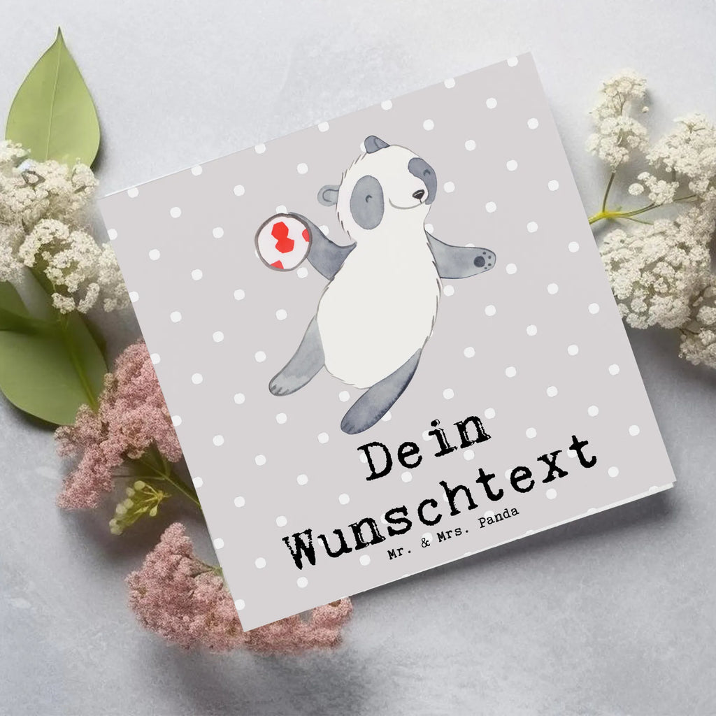 Personalisierte Deluxe Karte Panda Handball spielen Personalisierte Grußkarte, Personalisiertere Klappkarte, Personalisierte Einladungskarte, Personalisierte Glückwunschkarte, Personalisierte Hochzeitskarte, Personalisierte Geburtstagskarte, Grußkarte mit Namen, Grußkarte selber drucken, Grußkarte selbst gestalten, Grußkarte mit persönlichen Nachrichten, Grußkarte als Geldgeschenk, Grußkarten personalisiert, Personalisierte Karte, Geschenk, Sport, Sportart, Hobby, Schenken, Danke, Dankeschön, Auszeichnung, Gewinn, Sportler, Handball spielen, Handball Turnier, Handball Club, Handball Verein