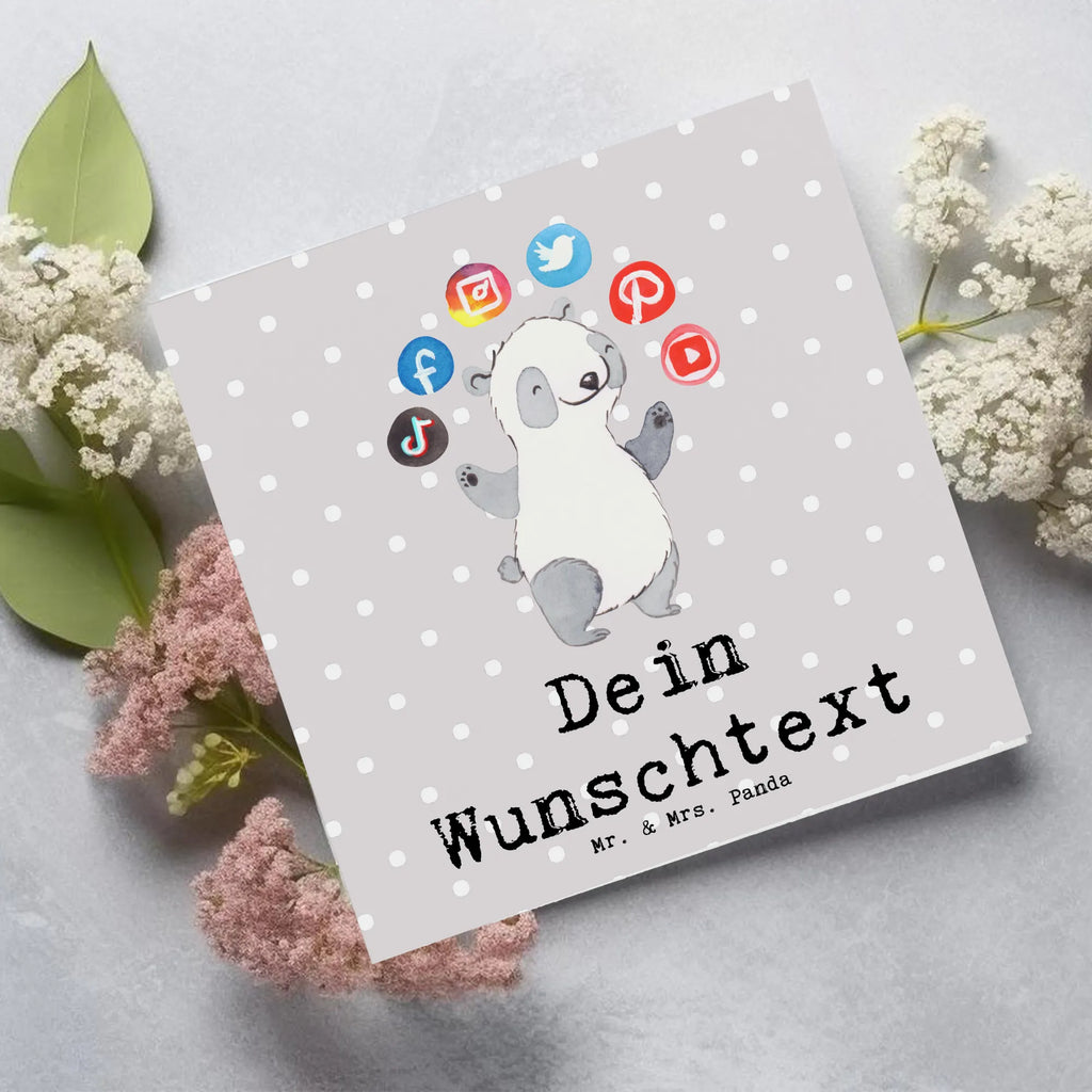 Personalisierte Deluxe Karte Social Media Manager Herz Personalisierte Grußkarte, Personalisiertere Klappkarte, Personalisierte Einladungskarte, Personalisierte Glückwunschkarte, Personalisierte Hochzeitskarte, Personalisierte Geburtstagskarte, Grußkarte mit Namen, Grußkarte selber drucken, Grußkarte selbst gestalten, Grußkarte mit persönlichen Nachrichten, Grußkarte als Geldgeschenk, Grußkarten personalisiert, Personalisierte Karte, Beruf, Ausbildung, Jubiläum, Abschied, Rente, Kollege, Kollegin, Geschenk, Schenken, Arbeitskollege, Mitarbeiter, Firma, Danke, Dankeschön