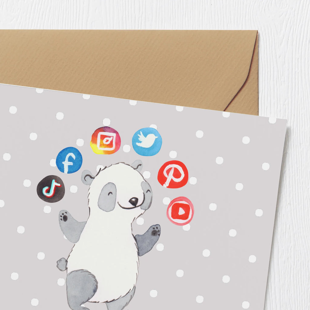 Personalisierte Deluxe Karte Social Media Manager Herz Personalisierte Grußkarte, Personalisiertere Klappkarte, Personalisierte Einladungskarte, Personalisierte Glückwunschkarte, Personalisierte Hochzeitskarte, Personalisierte Geburtstagskarte, Grußkarte mit Namen, Grußkarte selber drucken, Grußkarte selbst gestalten, Grußkarte mit persönlichen Nachrichten, Grußkarte als Geldgeschenk, Grußkarten personalisiert, Personalisierte Karte, Beruf, Ausbildung, Jubiläum, Abschied, Rente, Kollege, Kollegin, Geschenk, Schenken, Arbeitskollege, Mitarbeiter, Firma, Danke, Dankeschön