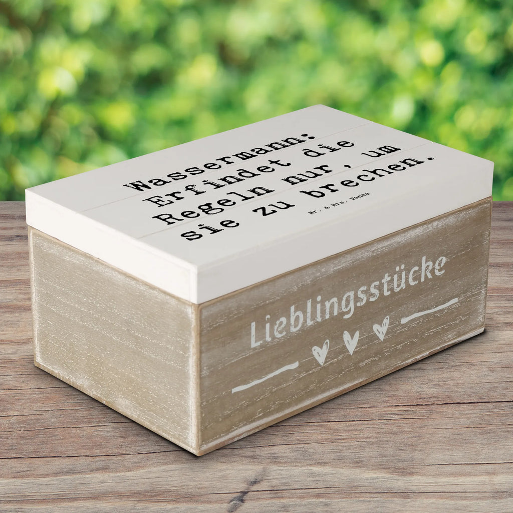 Holzkiste Spruch Wassermann Freigeist Holzkiste, Kiste, Schatzkiste, Truhe, Schatulle, XXL, Erinnerungsbox, Erinnerungskiste, Dekokiste, Aufbewahrungsbox, Geschenkbox, Geschenkdose, Tierkreiszeichen, Sternzeichen, Horoskop, Astrologie, Aszendent