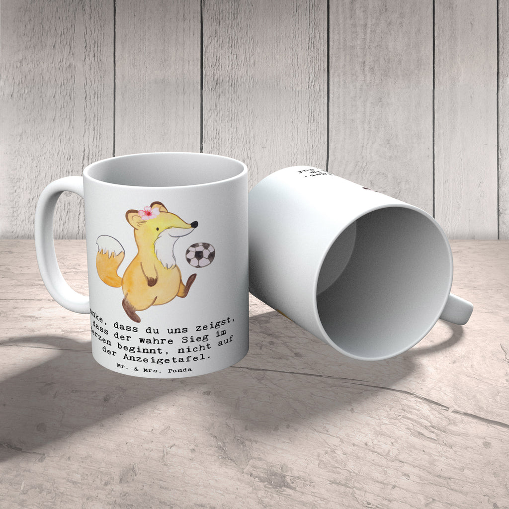 Tasse Fussball Trainerin Herzsieg Tasse, Kaffeetasse, Teetasse, Becher, Kaffeebecher, Teebecher, Keramiktasse, Porzellantasse, Büro Tasse, Geschenk Tasse, Tasse Sprüche, Tasse Motive, Kaffeetassen, Tasse bedrucken, Designer Tasse, Cappuccino Tassen, Schöne Teetassen, Geschenk, Sport, Sportart, Hobby, Schenken, Danke, Dankeschön, Auszeichnung, Gewinn, Sportler