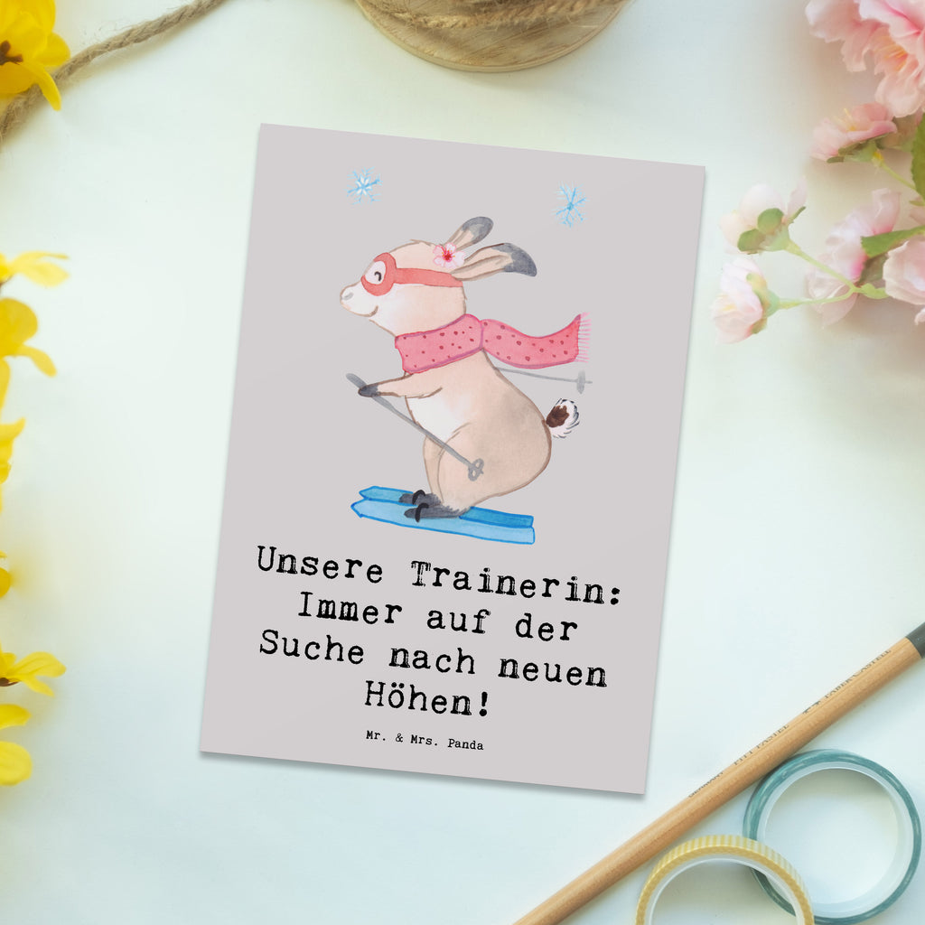 Postkarte Skispringen Trainerin Postkarte, Karte, Geschenkkarte, Grußkarte, Einladung, Ansichtskarte, Geburtstagskarte, Einladungskarte, Dankeskarte, Ansichtskarten, Einladung Geburtstag, Einladungskarten Geburtstag, Geschenk, Sport, Sportart, Hobby, Schenken, Danke, Dankeschön, Auszeichnung, Gewinn, Sportler