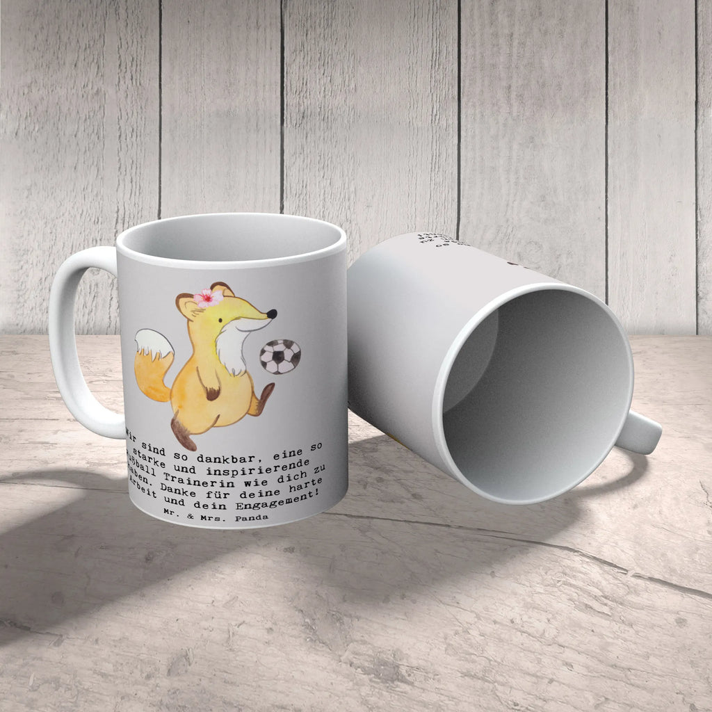 Tasse Fußball Trainerin Dankbarkeit Tasse, Kaffeetasse, Teetasse, Becher, Kaffeebecher, Teebecher, Keramiktasse, Porzellantasse, Büro Tasse, Geschenk Tasse, Tasse Sprüche, Tasse Motive, Kaffeetassen, Tasse bedrucken, Designer Tasse, Cappuccino Tassen, Schöne Teetassen, Geschenk, Sport, Sportart, Hobby, Schenken, Danke, Dankeschön, Auszeichnung, Gewinn, Sportler