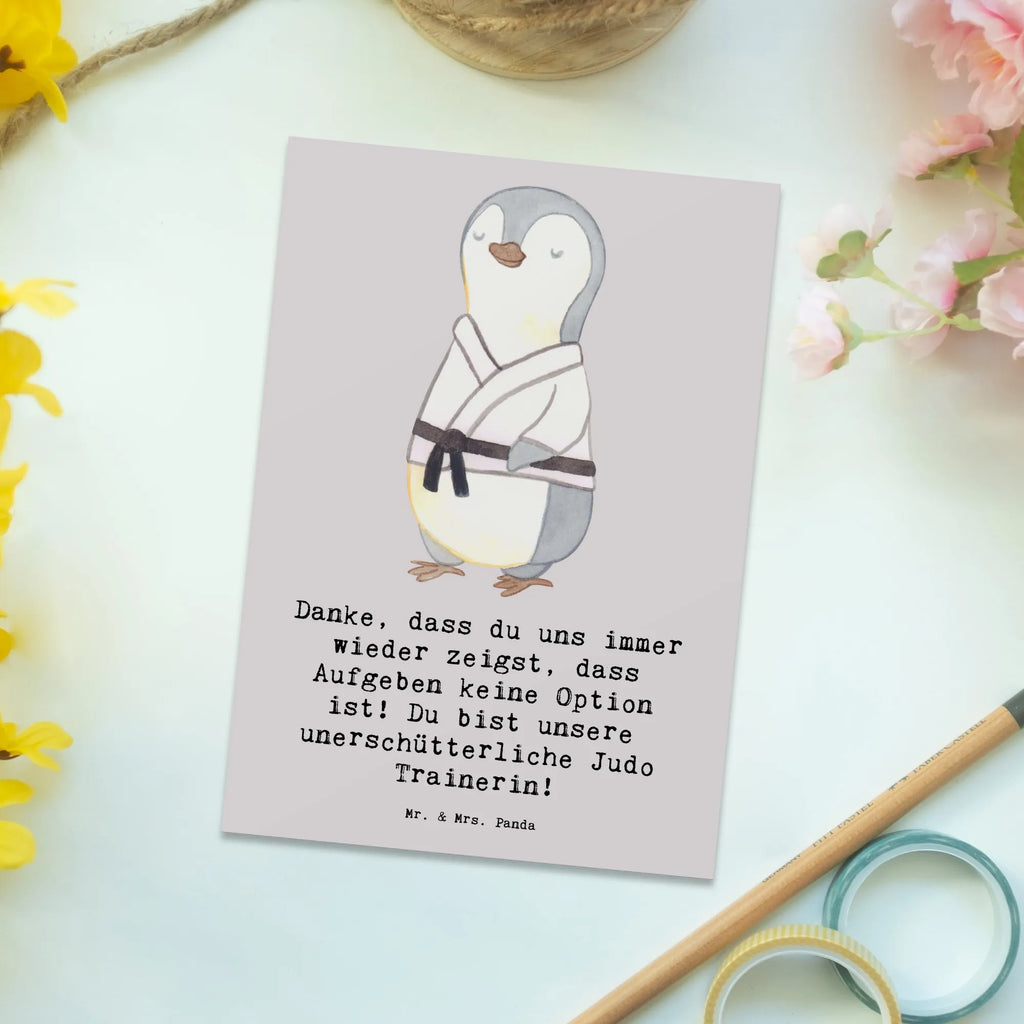 Postkarte Unerschütterliche Judo Trainerin Postkarte, Karte, Geschenkkarte, Grußkarte, Einladung, Ansichtskarte, Geburtstagskarte, Einladungskarte, Dankeskarte, Ansichtskarten, Einladung Geburtstag, Einladungskarten Geburtstag, Geschenk, Sport, Sportart, Hobby, Schenken, Danke, Dankeschön, Auszeichnung, Gewinn, Sportler