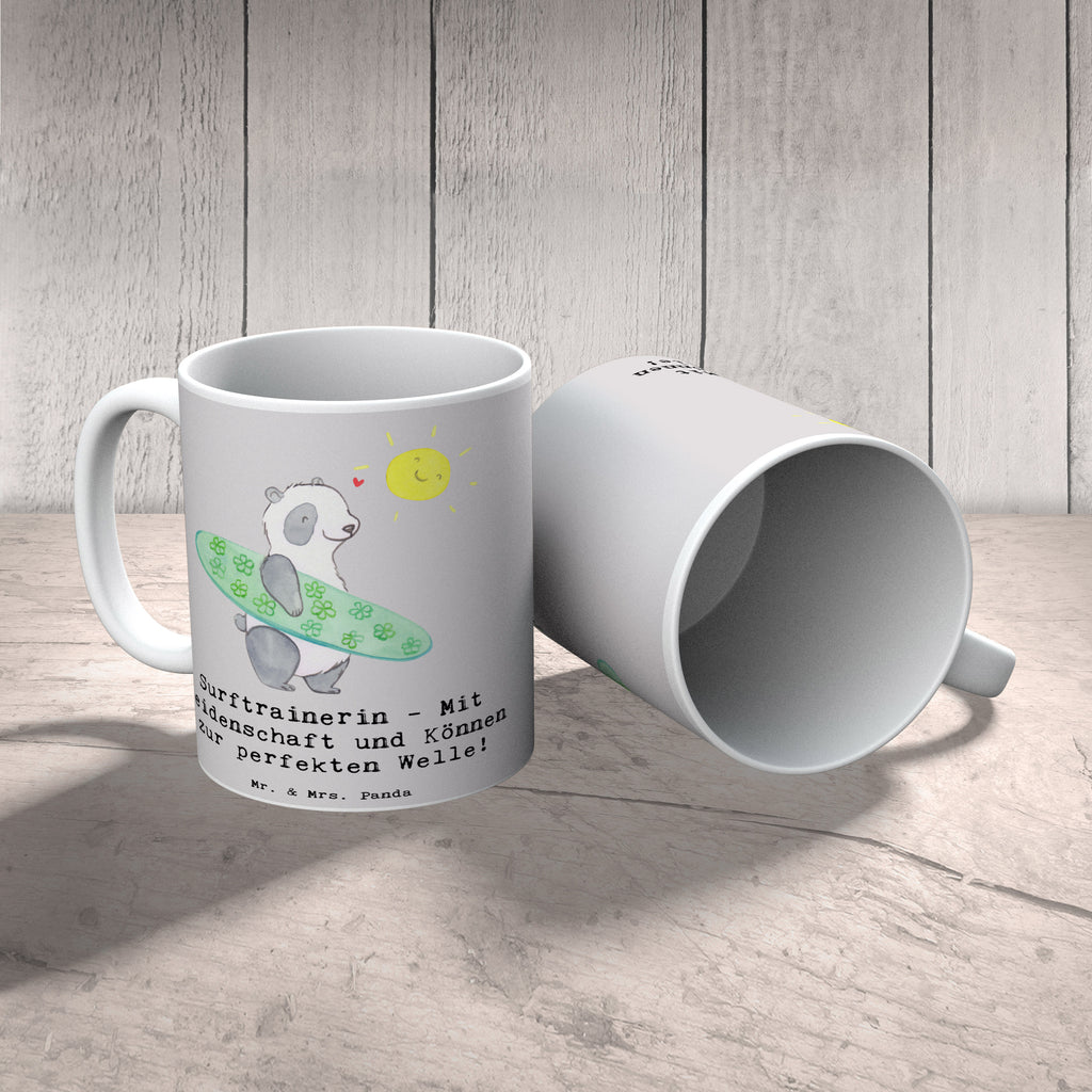 Tasse Surfen Trainerin Tasse, Kaffeetasse, Teetasse, Becher, Kaffeebecher, Teebecher, Keramiktasse, Porzellantasse, Büro Tasse, Geschenk Tasse, Tasse Sprüche, Tasse Motive, Kaffeetassen, Tasse bedrucken, Designer Tasse, Cappuccino Tassen, Schöne Teetassen, Geschenk, Sport, Sportart, Hobby, Schenken, Danke, Dankeschön, Auszeichnung, Gewinn, Sportler