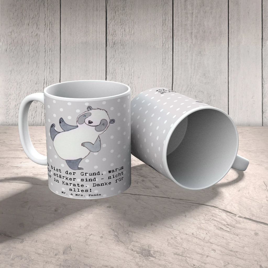 Tasse Karate Trainerin Stärke Tasse, Kaffeetasse, Teetasse, Becher, Kaffeebecher, Teebecher, Keramiktasse, Porzellantasse, Büro Tasse, Geschenk Tasse, Tasse Sprüche, Tasse Motive, Kaffeetassen, Tasse bedrucken, Designer Tasse, Cappuccino Tassen, Schöne Teetassen, Geschenk, Sport, Sportart, Hobby, Schenken, Danke, Dankeschön, Auszeichnung, Gewinn, Sportler