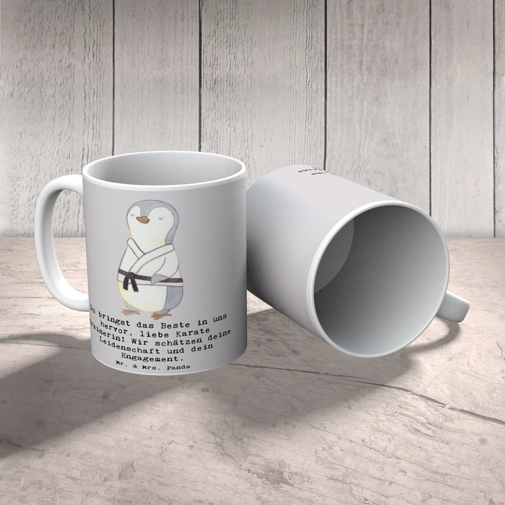 Tasse Karate Trainerin Tasse, Kaffeetasse, Teetasse, Becher, Kaffeebecher, Teebecher, Keramiktasse, Porzellantasse, Büro Tasse, Geschenk Tasse, Tasse Sprüche, Tasse Motive, Kaffeetassen, Tasse bedrucken, Designer Tasse, Cappuccino Tassen, Schöne Teetassen, Geschenk, Sport, Sportart, Hobby, Schenken, Danke, Dankeschön, Auszeichnung, Gewinn, Sportler