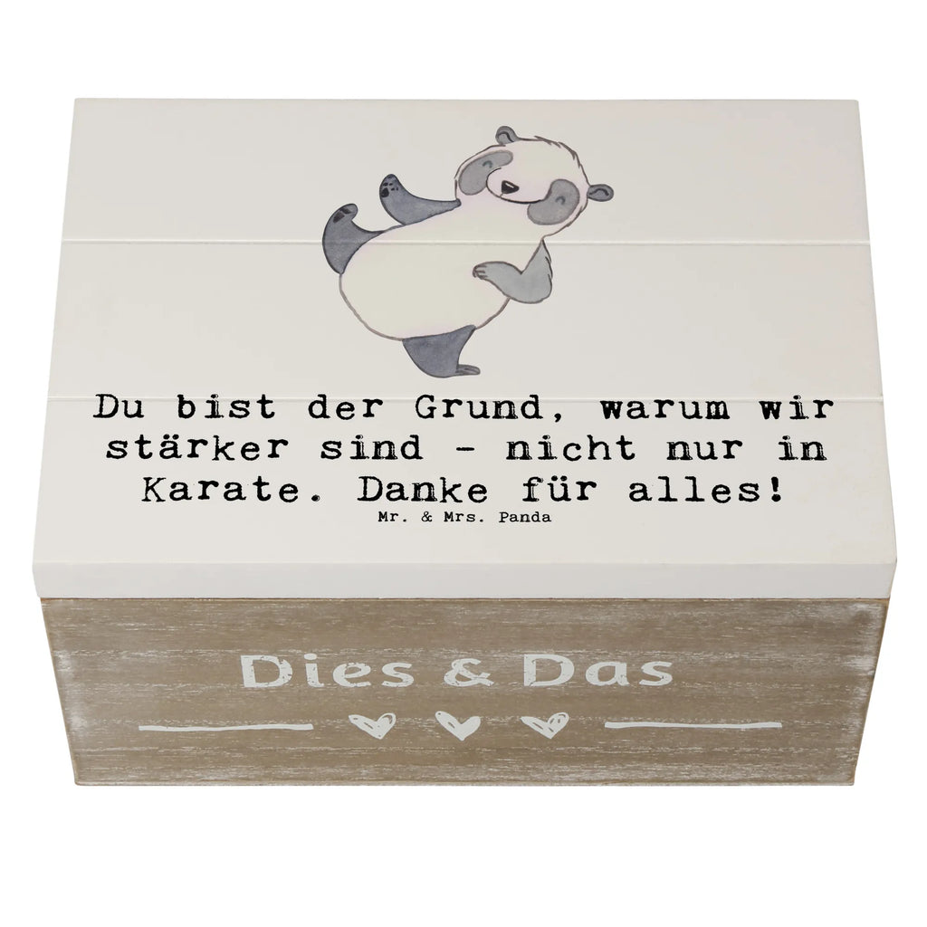 Holzkiste Karate Trainerin Stärke Holzkiste, Kiste, Schatzkiste, Truhe, Schatulle, XXL, Erinnerungsbox, Erinnerungskiste, Dekokiste, Aufbewahrungsbox, Geschenkbox, Geschenkdose, Geschenk, Sport, Sportart, Hobby, Schenken, Danke, Dankeschön, Auszeichnung, Gewinn, Sportler