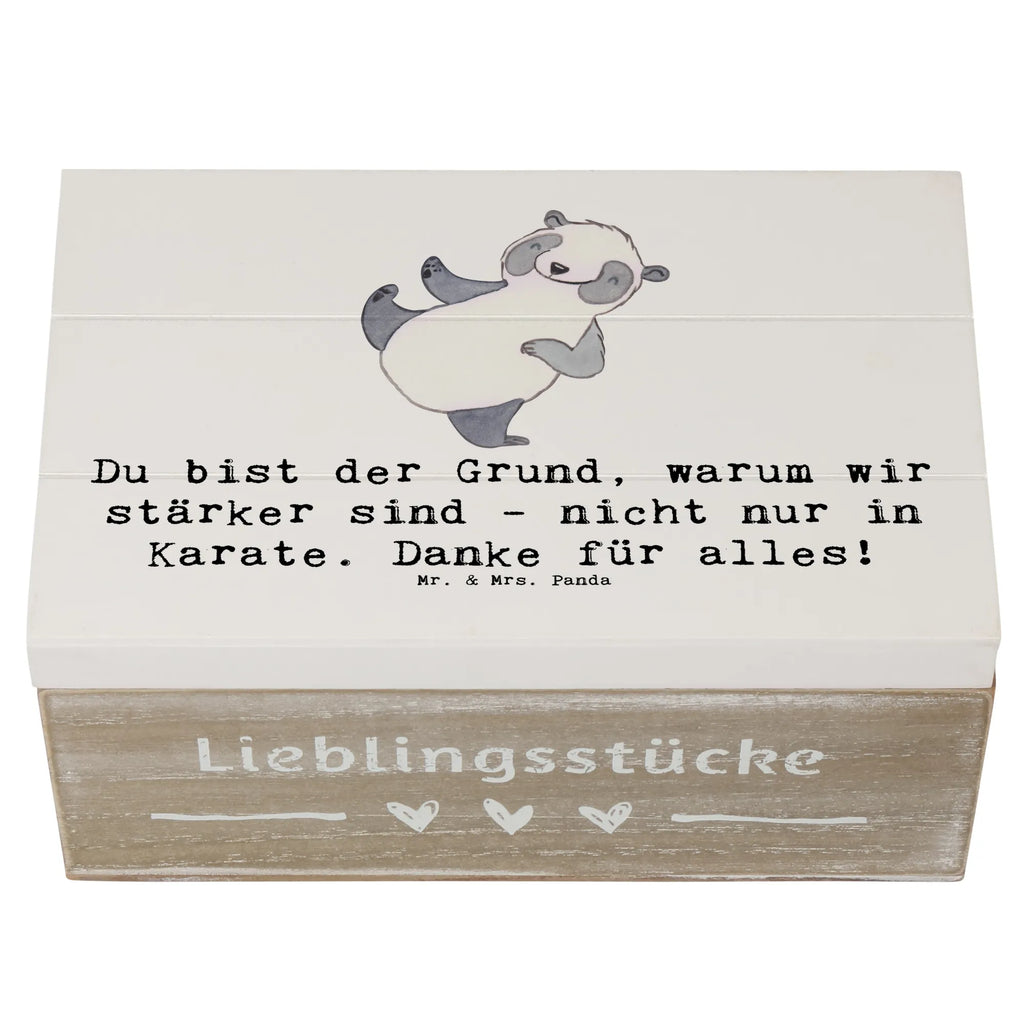 Holzkiste Karate Trainerin Stärke Holzkiste, Kiste, Schatzkiste, Truhe, Schatulle, XXL, Erinnerungsbox, Erinnerungskiste, Dekokiste, Aufbewahrungsbox, Geschenkbox, Geschenkdose, Geschenk, Sport, Sportart, Hobby, Schenken, Danke, Dankeschön, Auszeichnung, Gewinn, Sportler