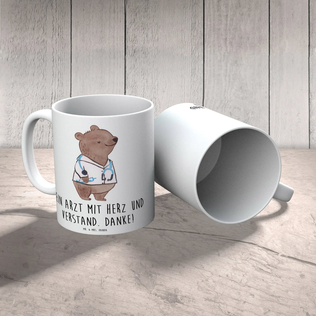 Tasse Arzt mit Herz Tasse, Kaffeetasse, Teetasse, Becher, Kaffeebecher, Teebecher, Keramiktasse, Porzellantasse, Büro Tasse, Geschenk Tasse, Tasse Sprüche, Tasse Motive, Kaffeetassen, Tasse bedrucken, Designer Tasse, Cappuccino Tassen, Schöne Teetassen